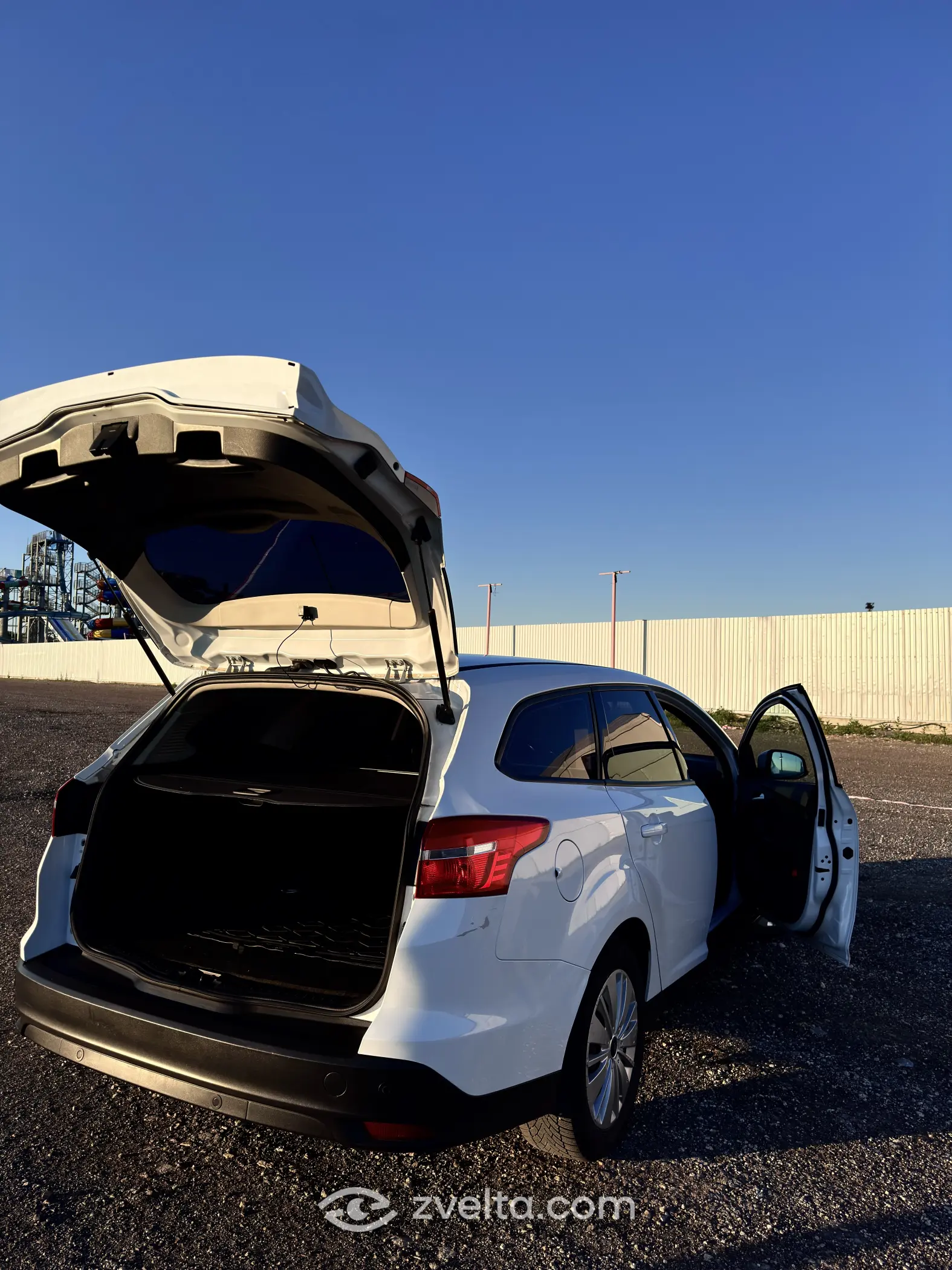 Car photo 2