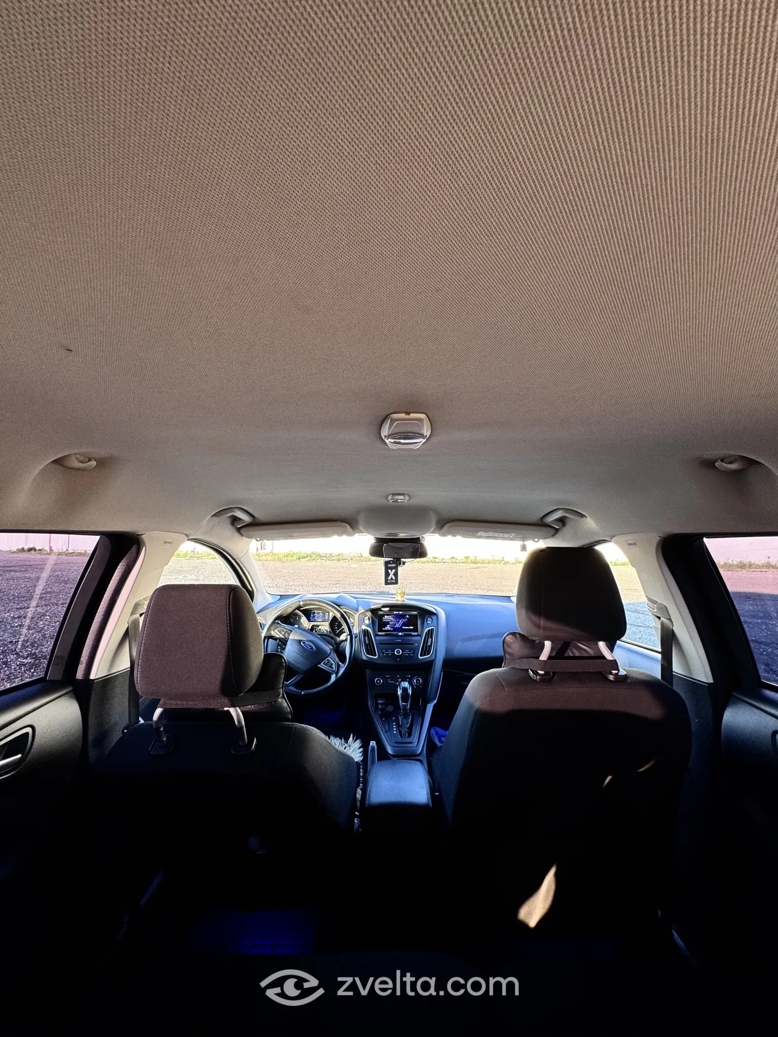 Car photo 13