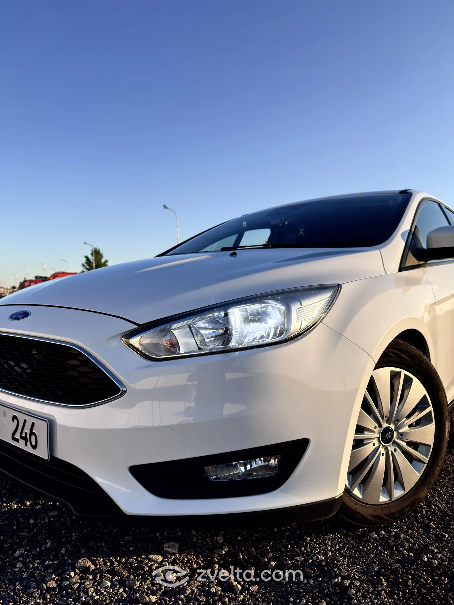 Car photo 6