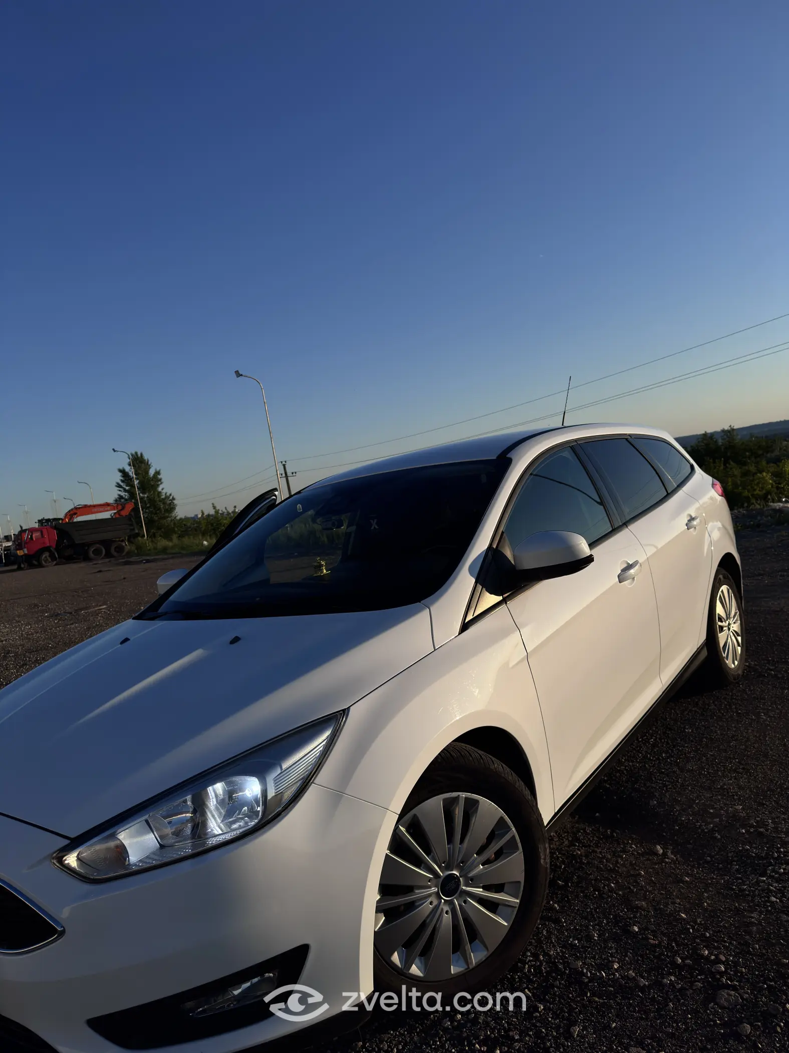 Car photo 4
