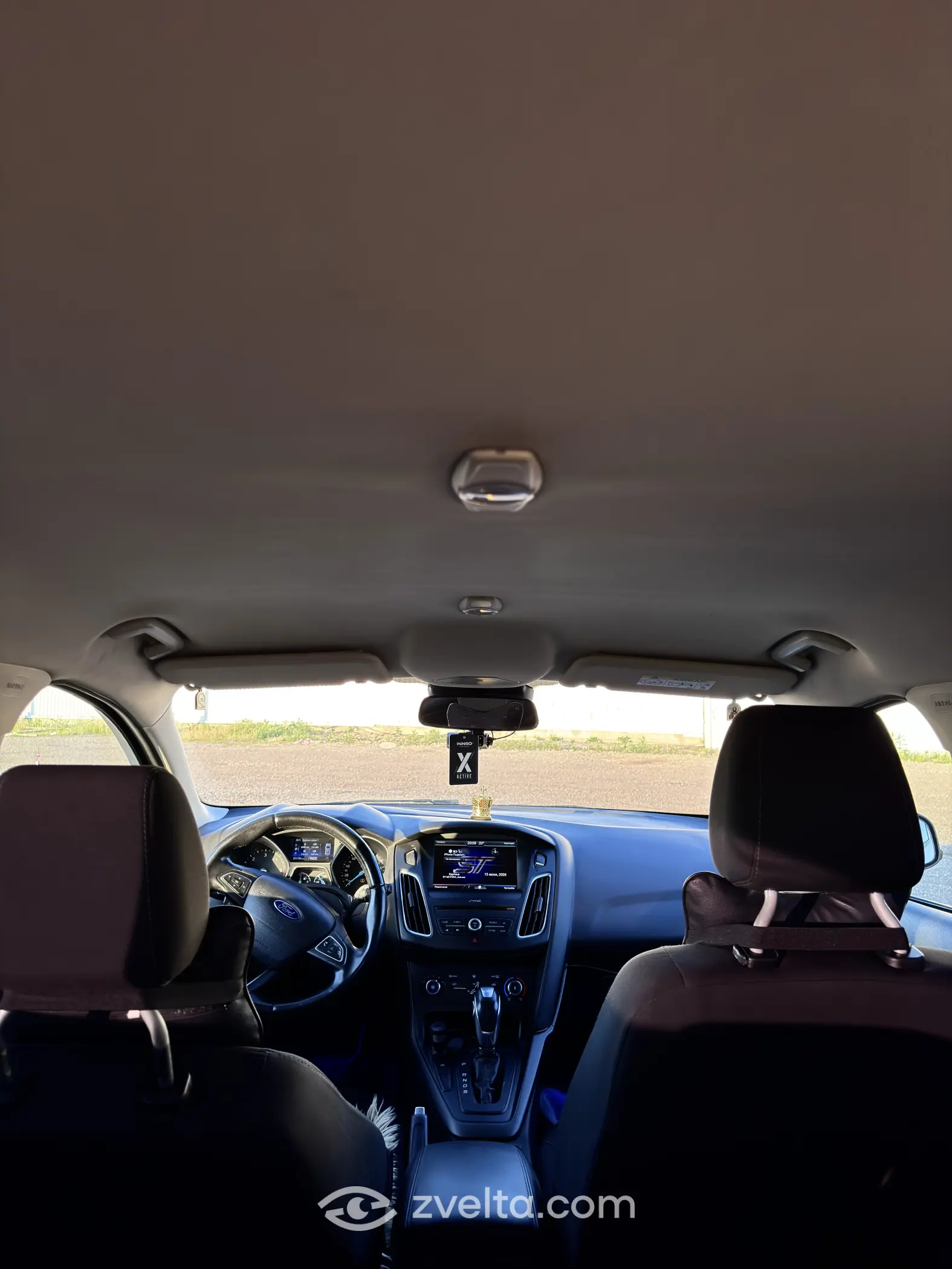 Car photo 14