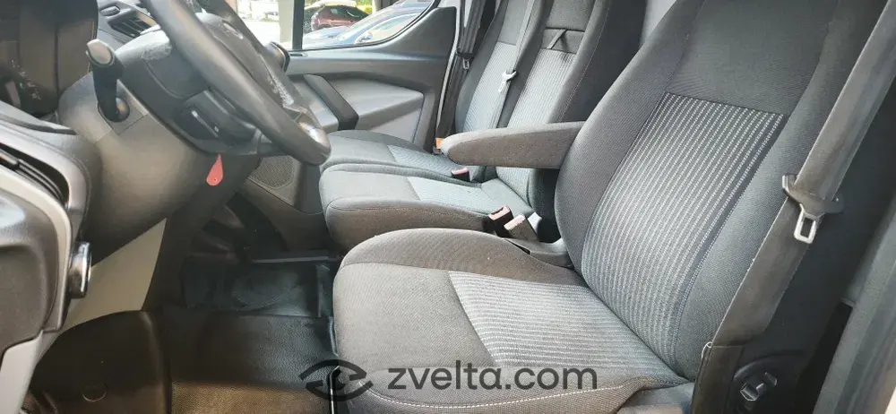Car photo 8