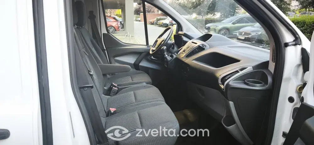 Car photo 6