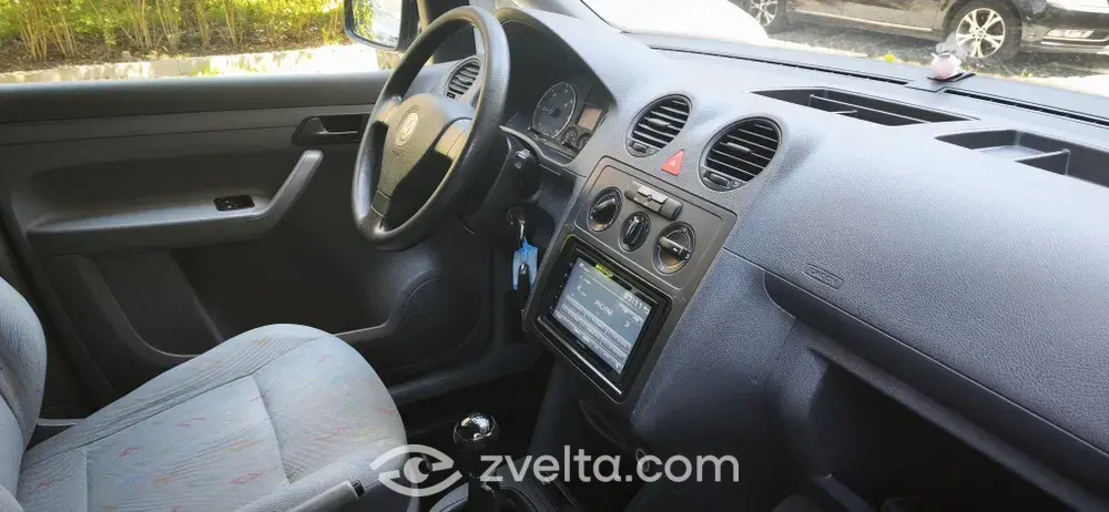 Car photo 7