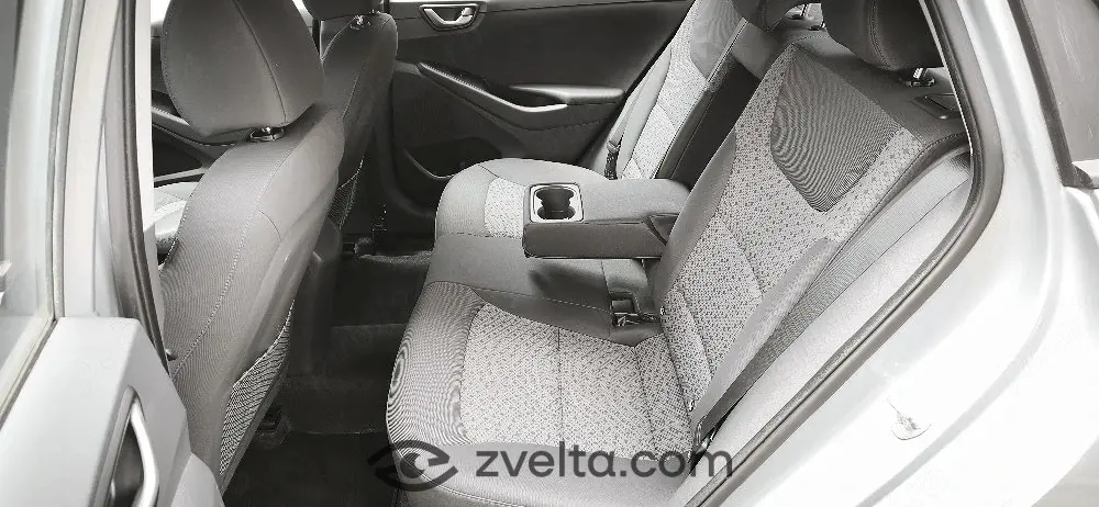 Car photo 8