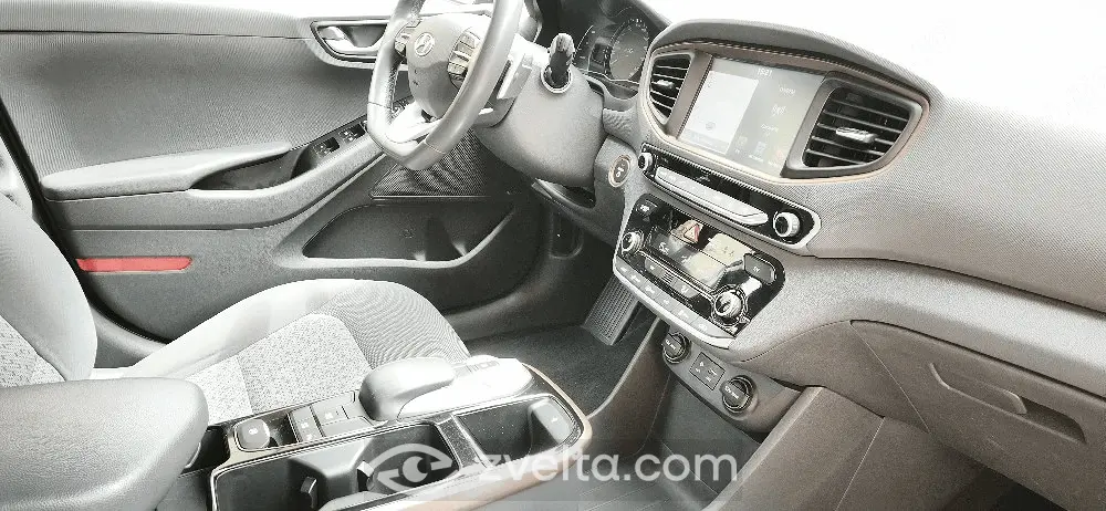 Car photo 5