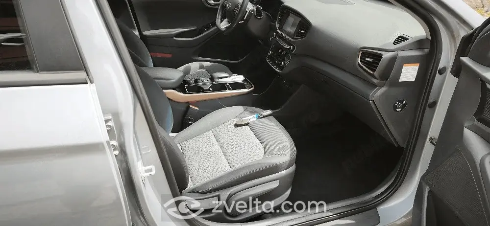 Car photo 7