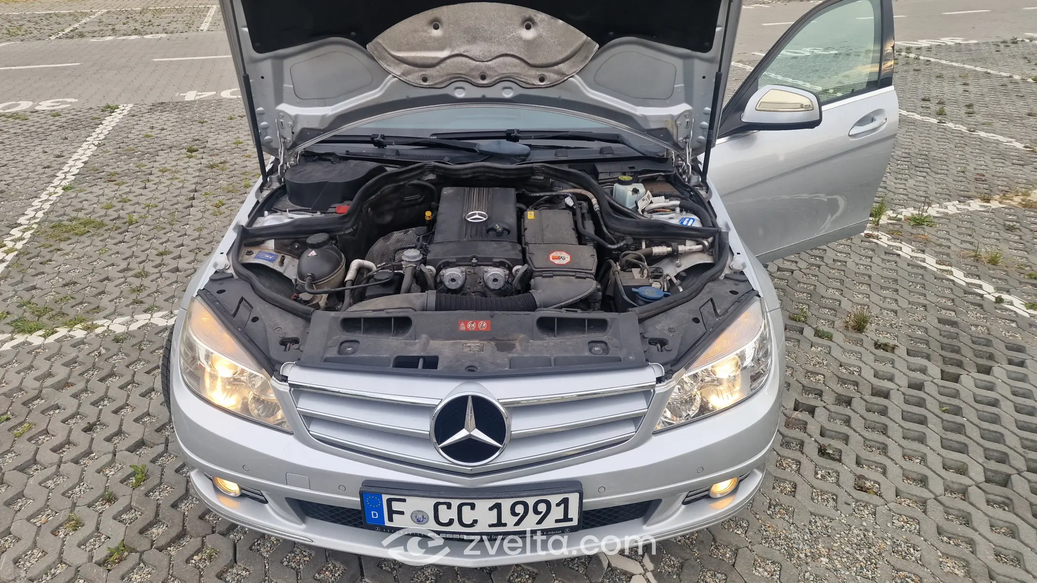 Car photo 10