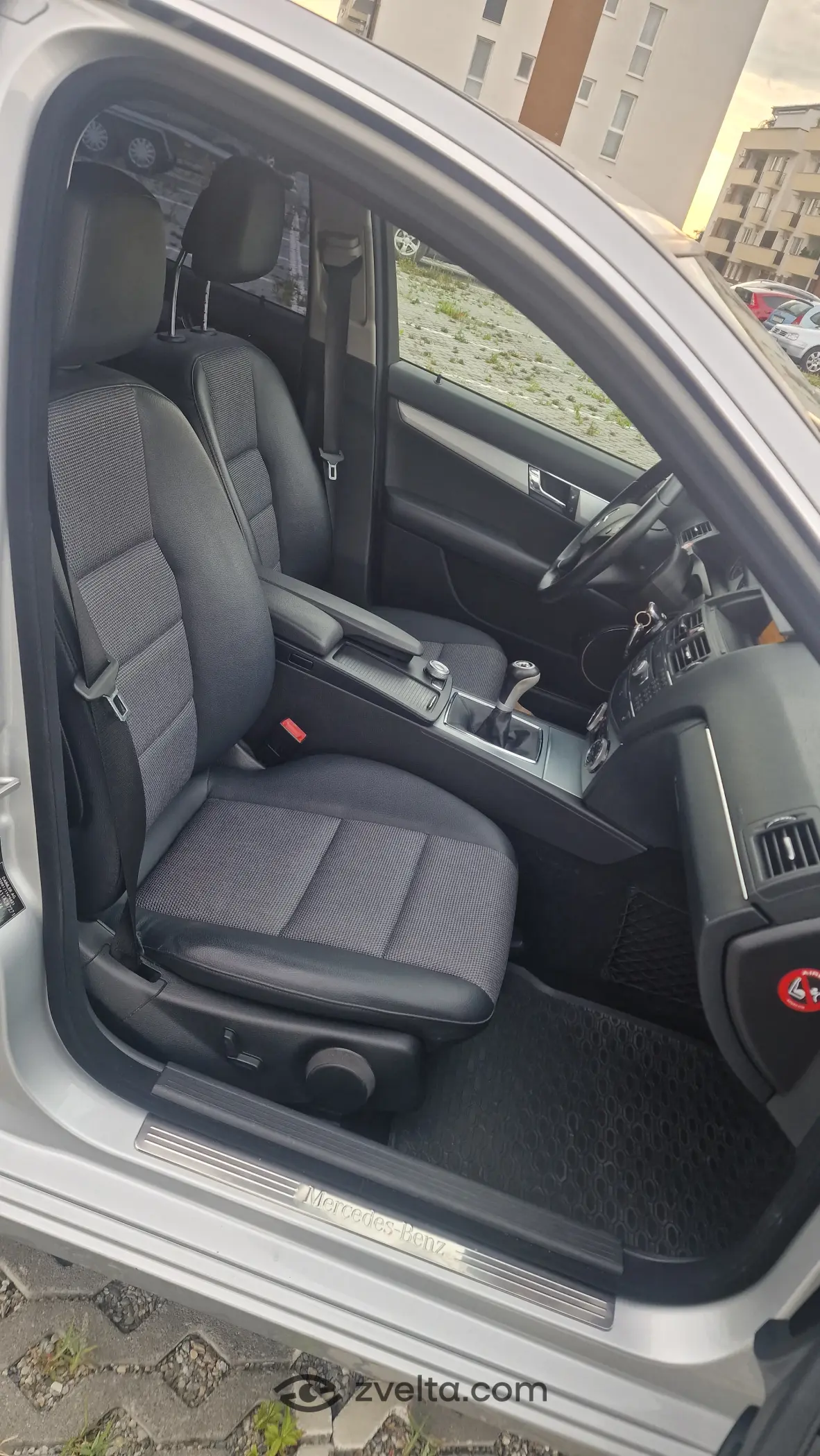 Car photo 7