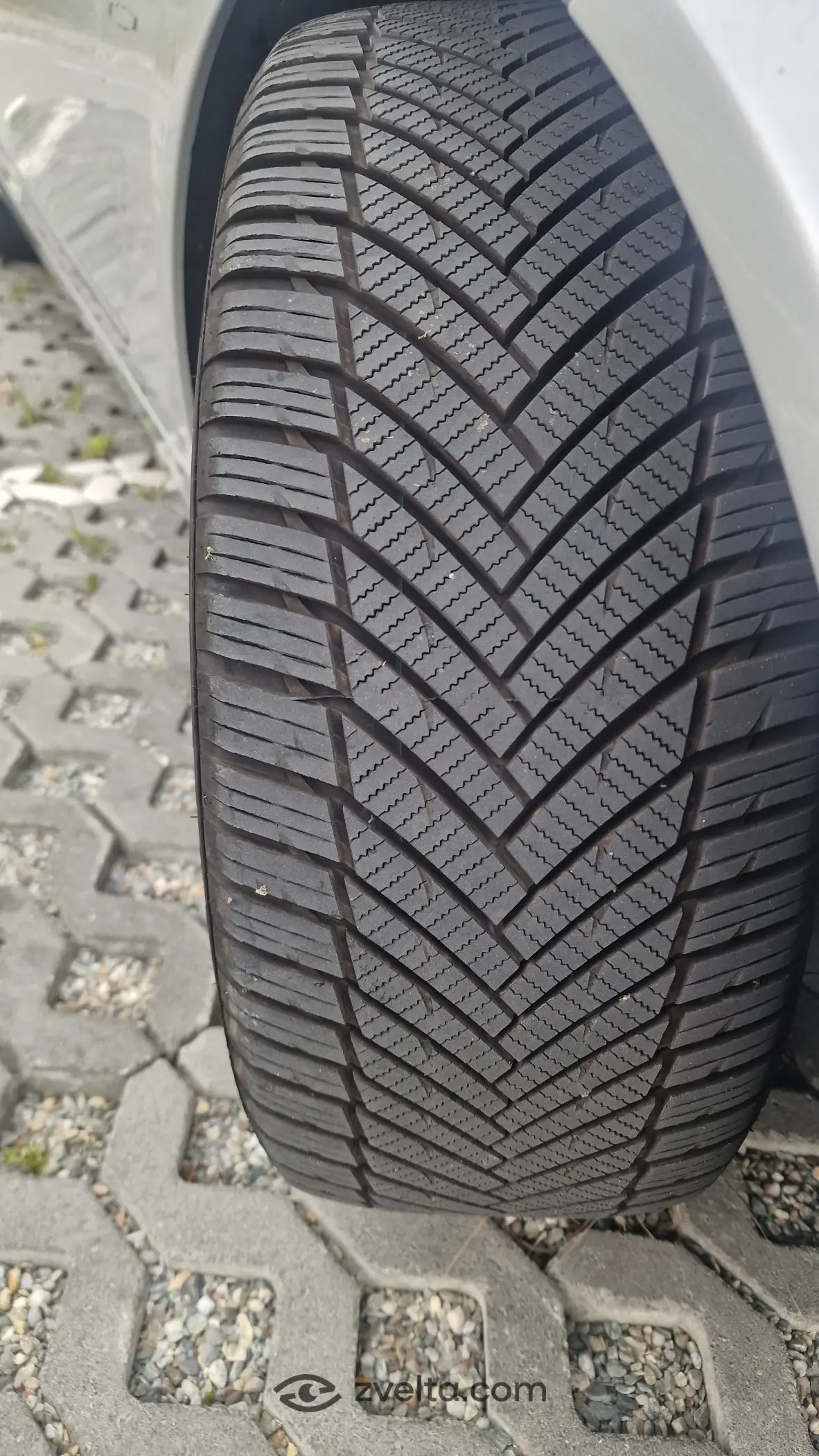Car photo 4