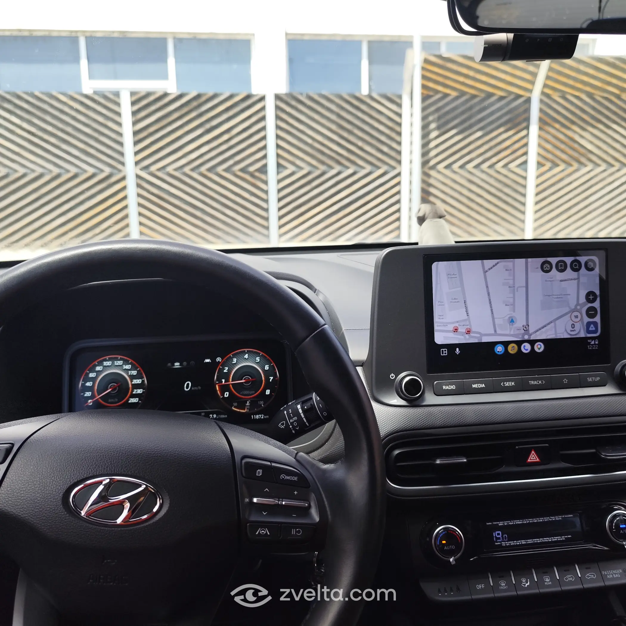 Car photo 9