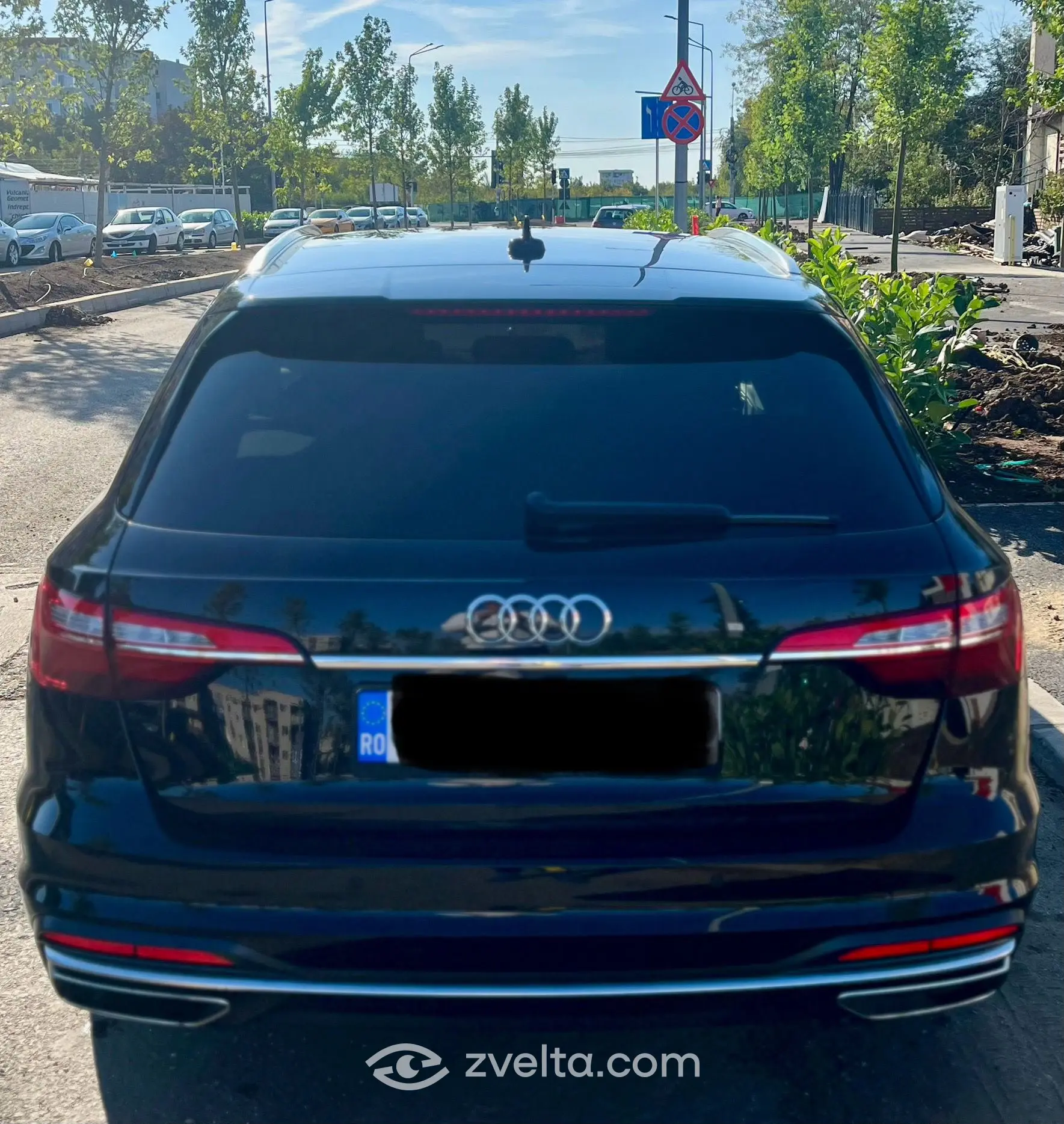 Car photo 4