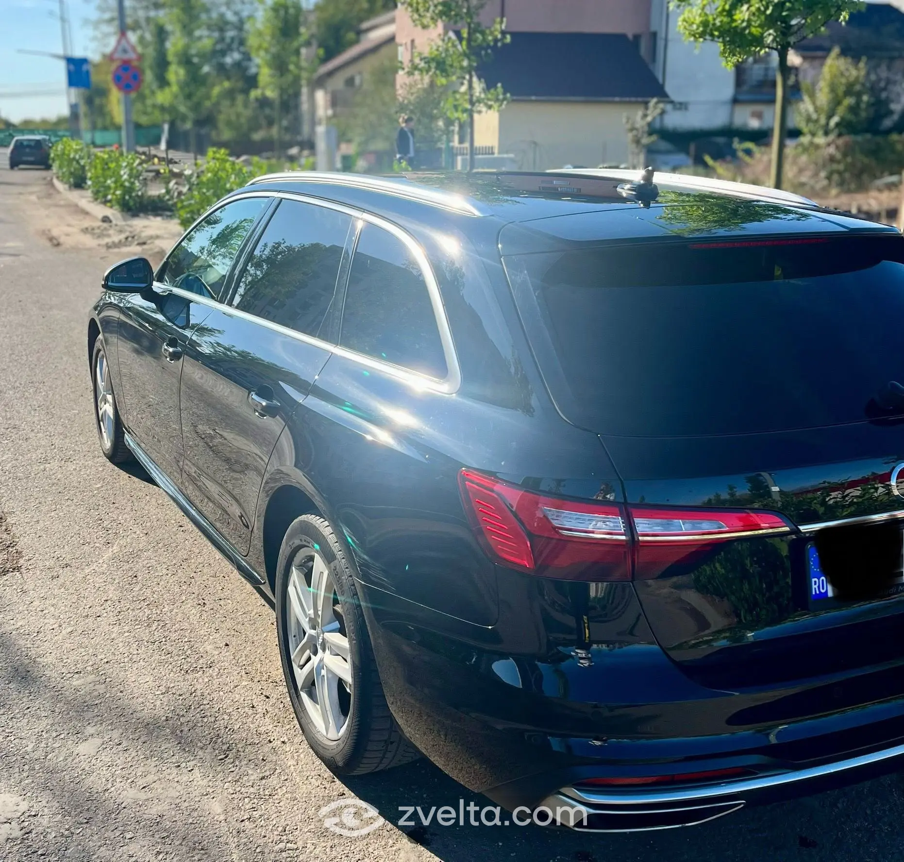 Car photo 5