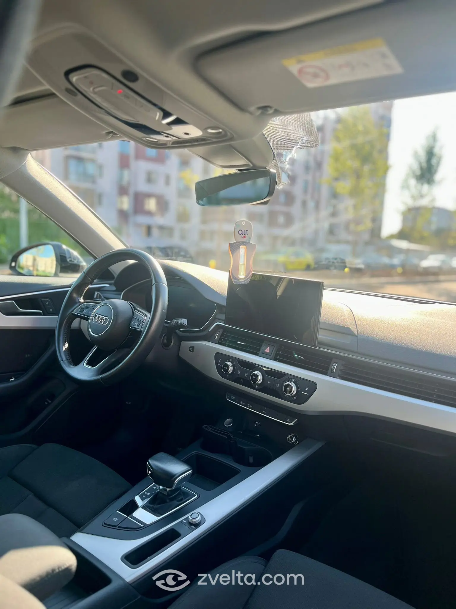 Car photo 6