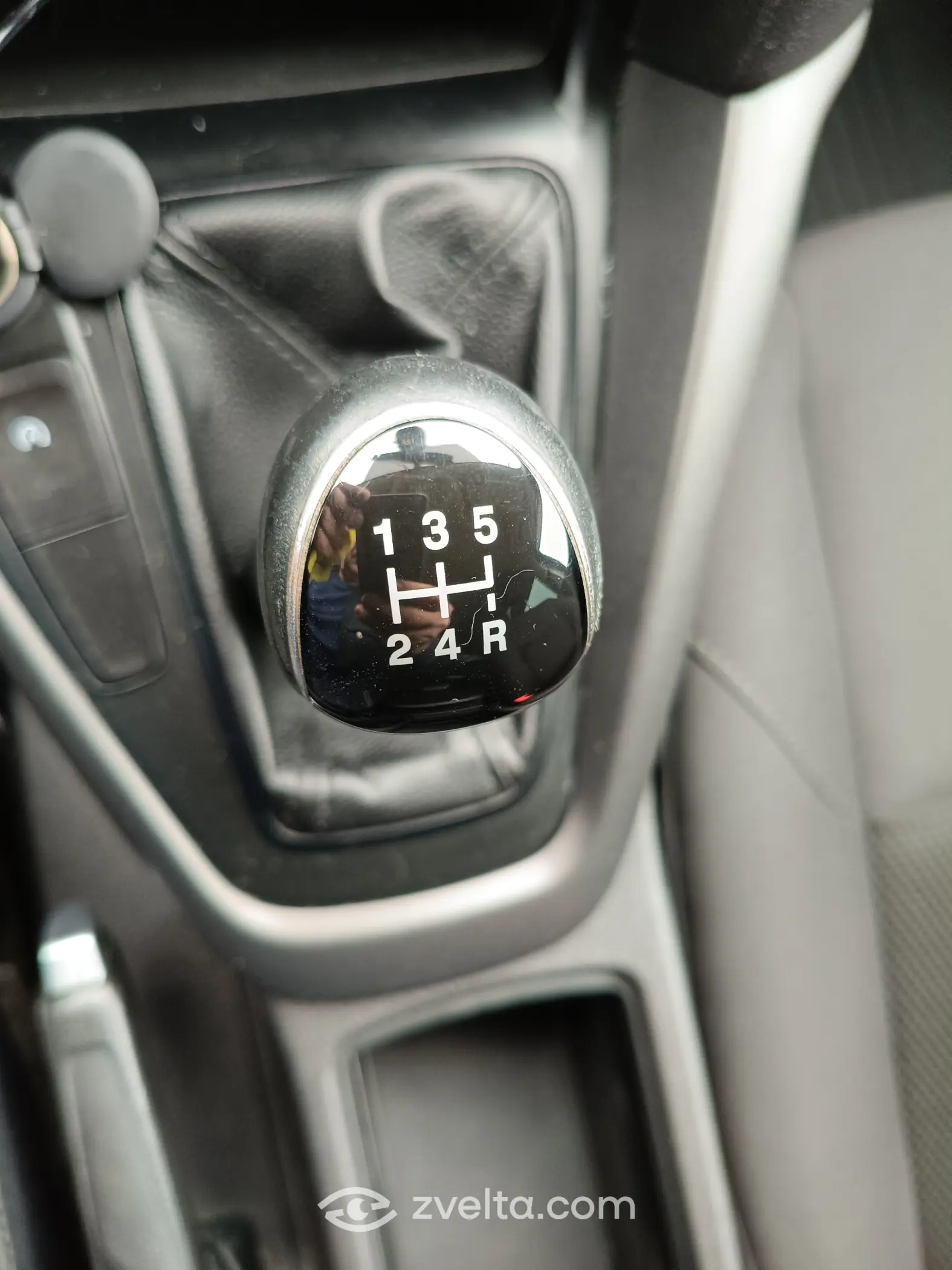 Car photo 12