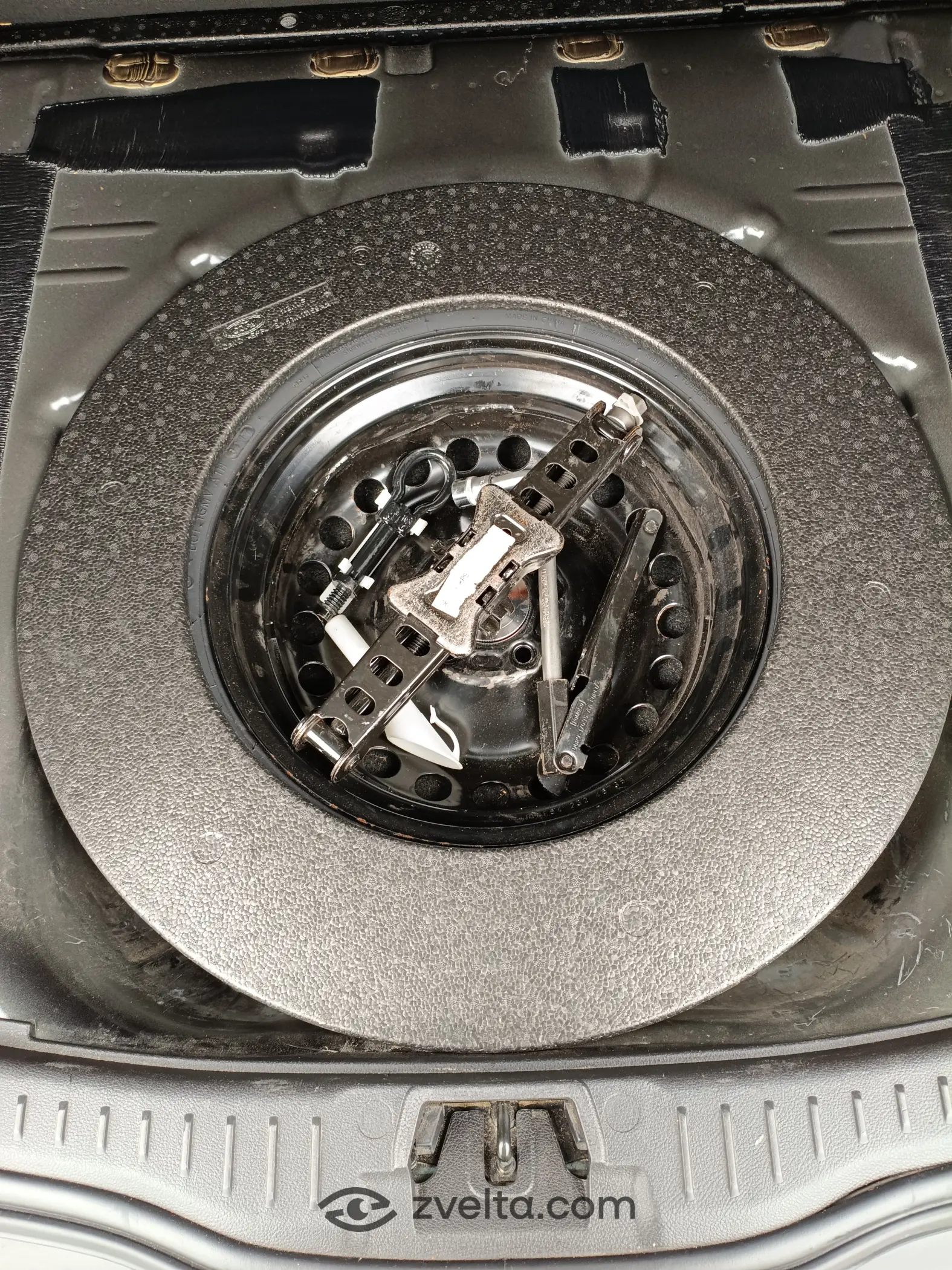 Car photo 19