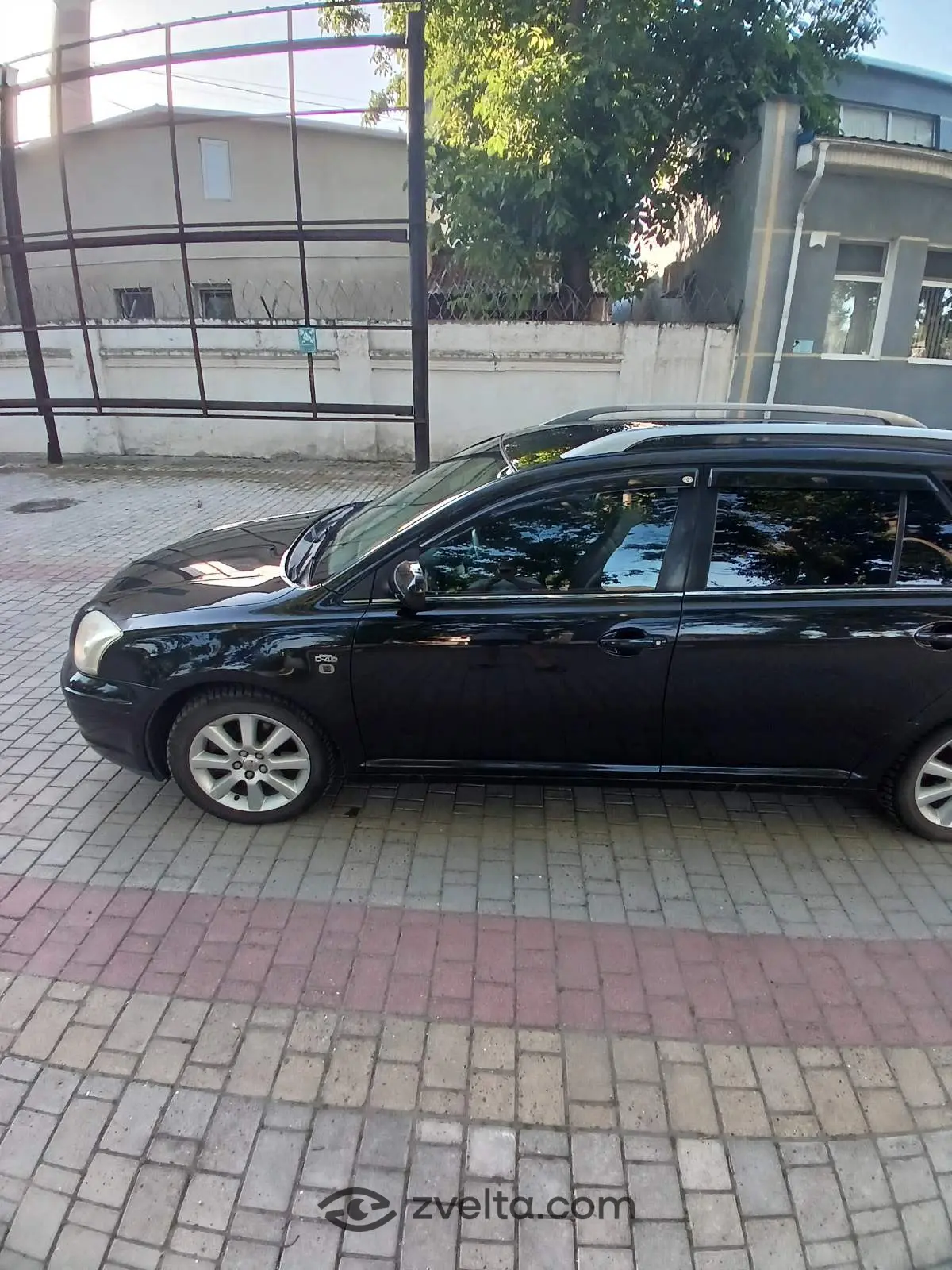 Car photo 4