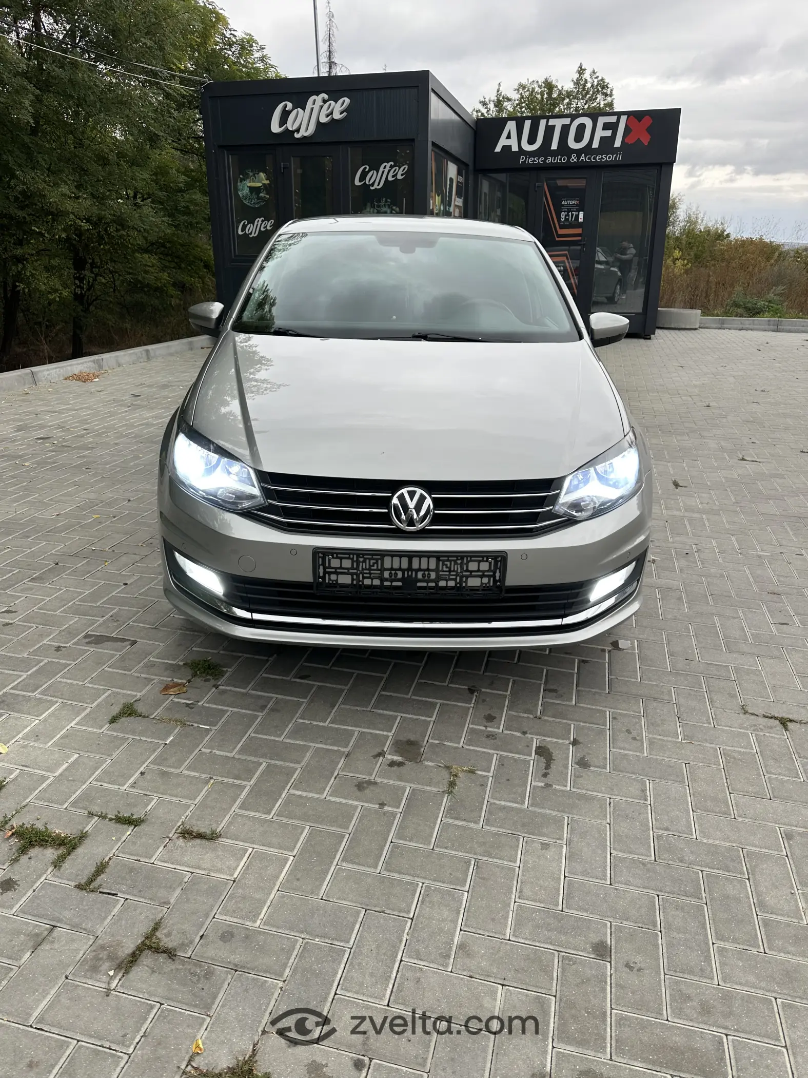 Car photo 1