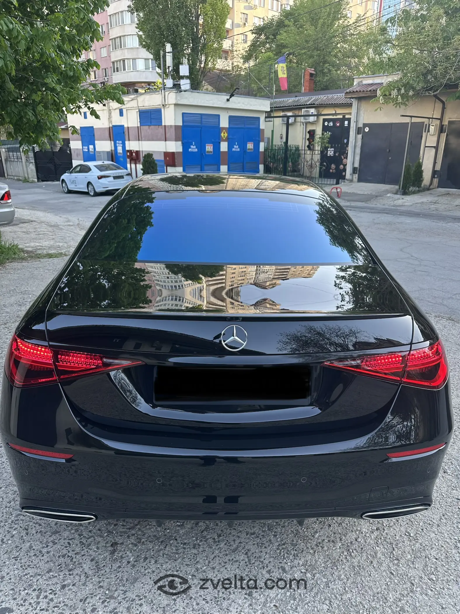 Car photo 5