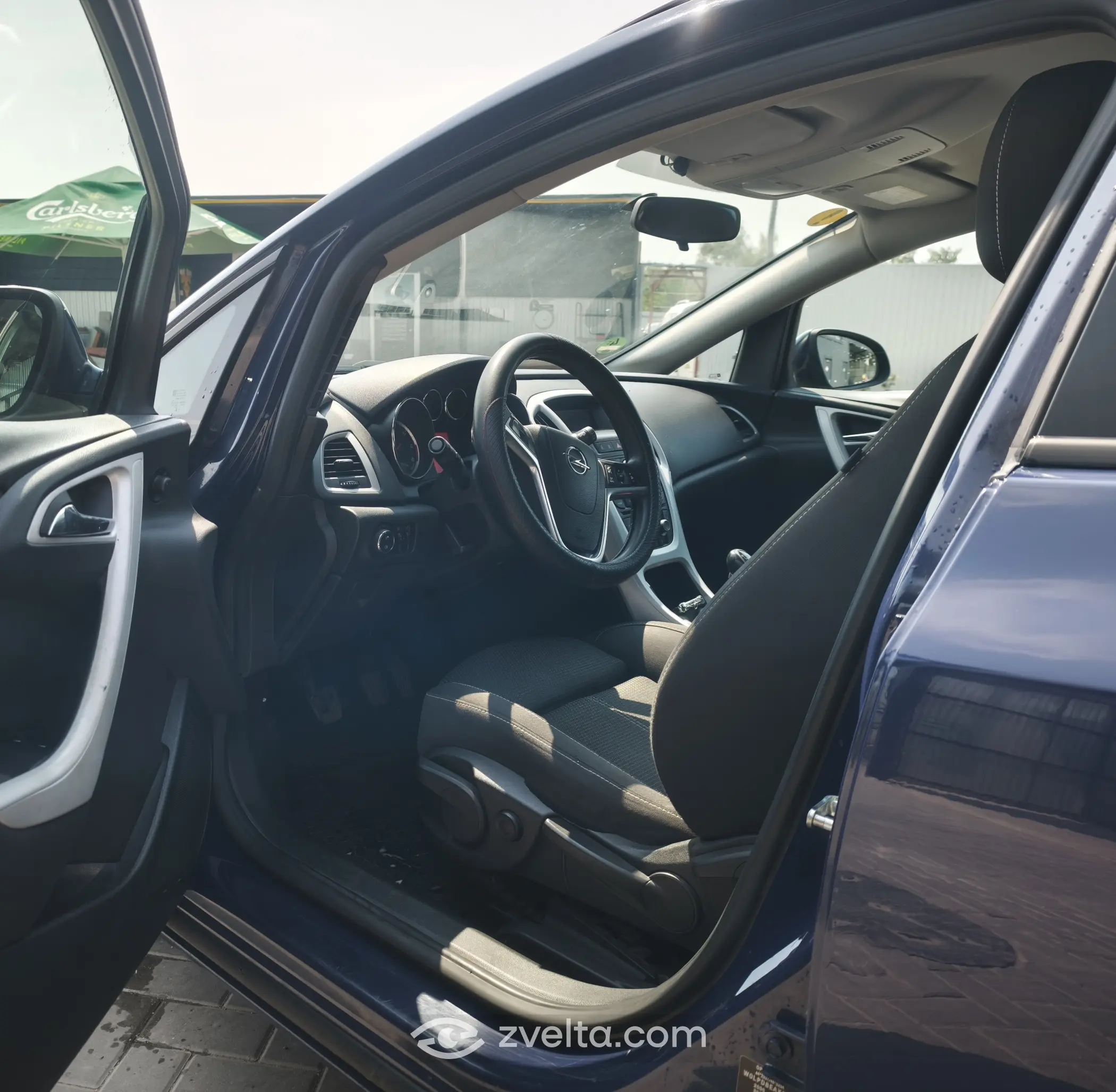 Car photo 7