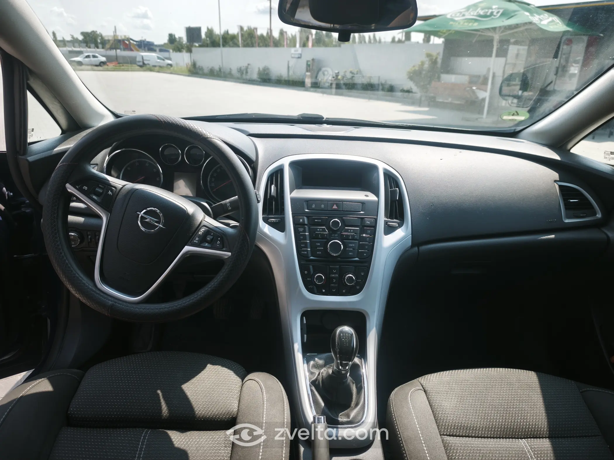 Car photo 9