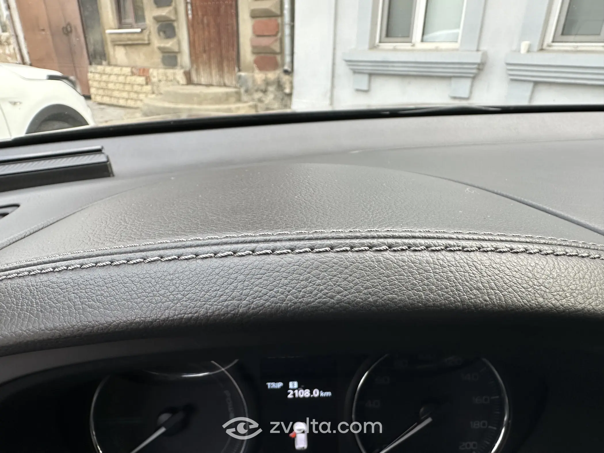 Car photo 24