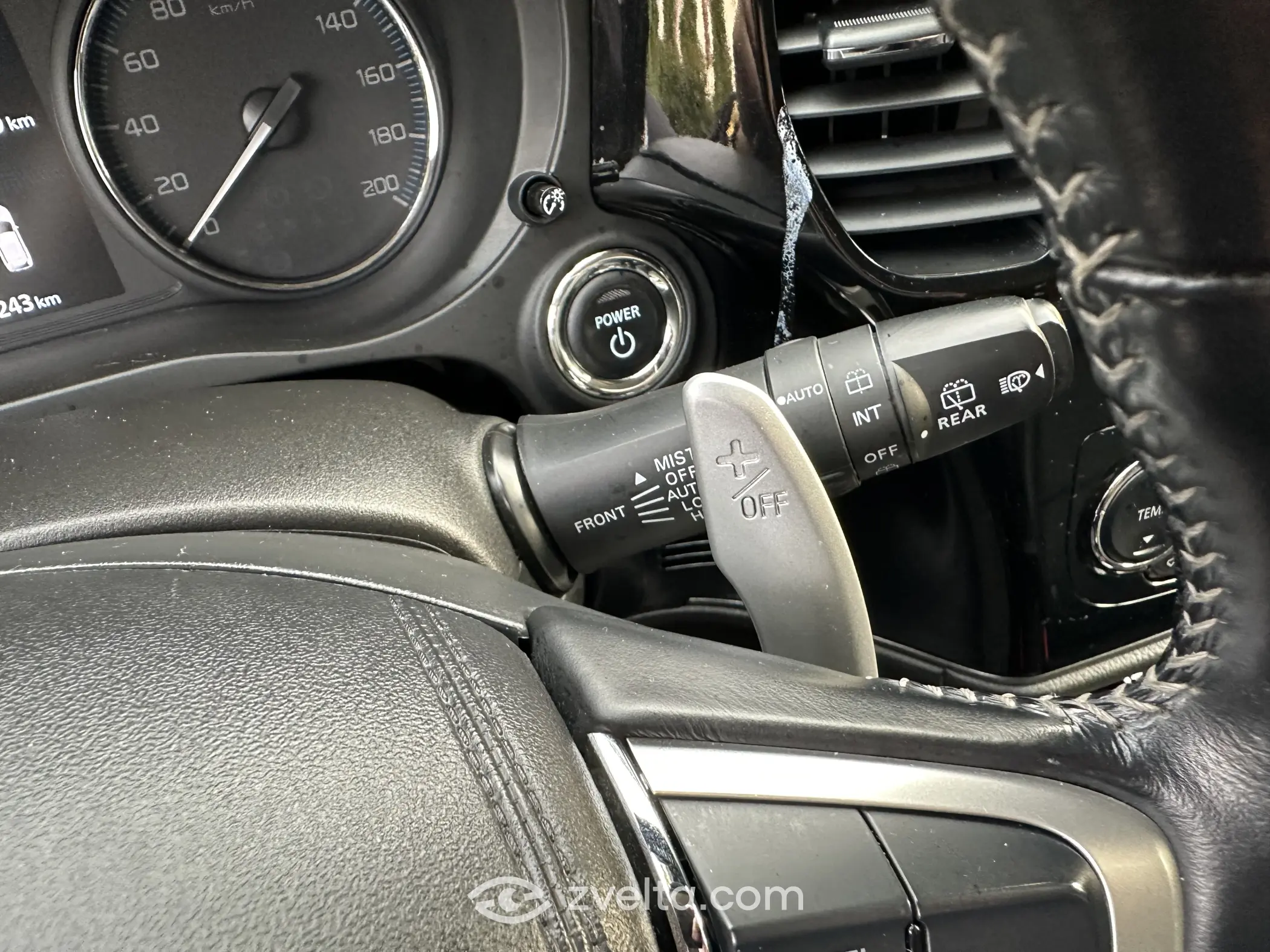 Car photo 23