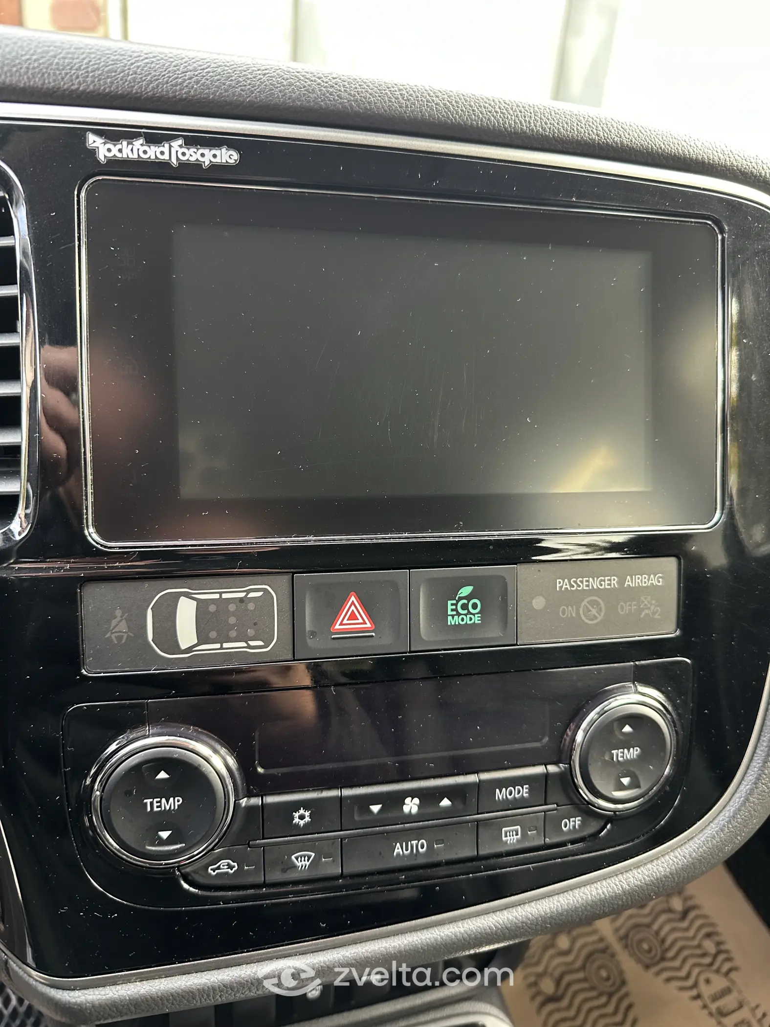Car photo 12