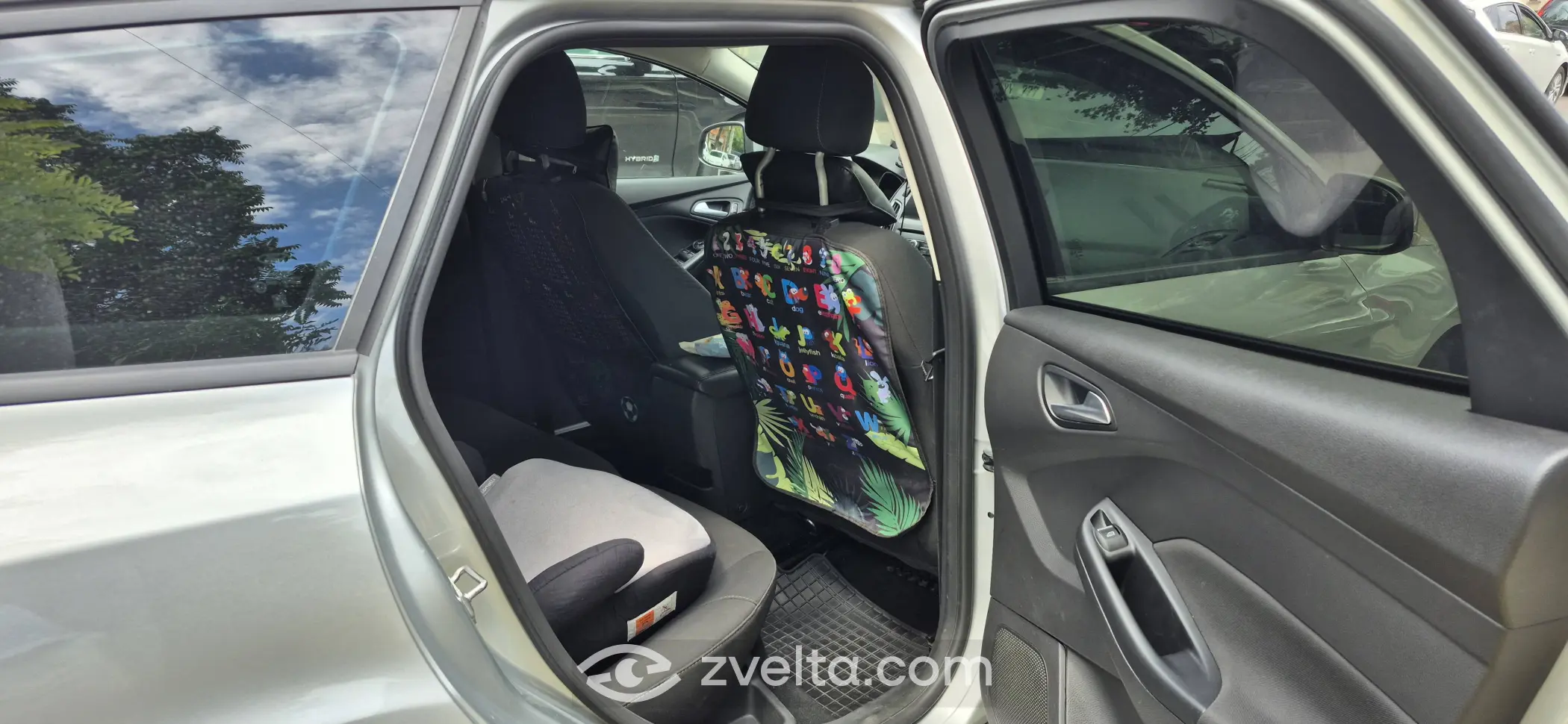 Car photo 7