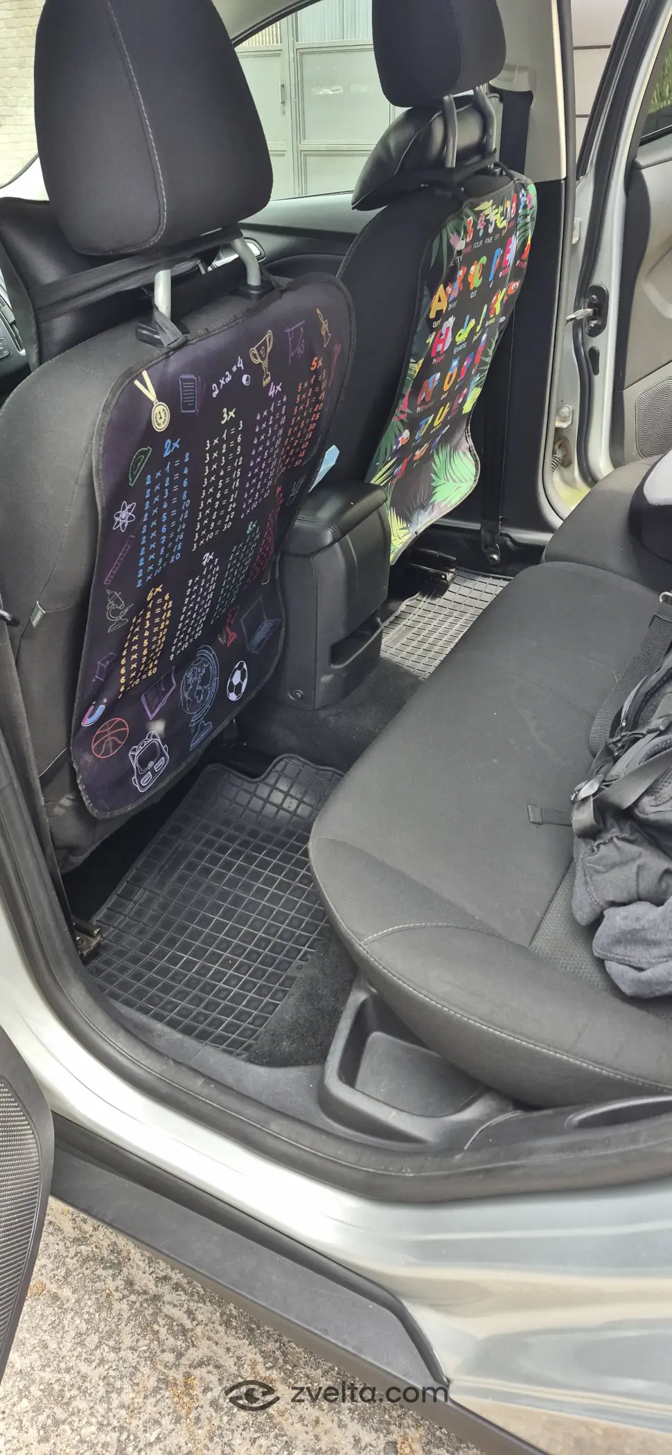 Car photo 6