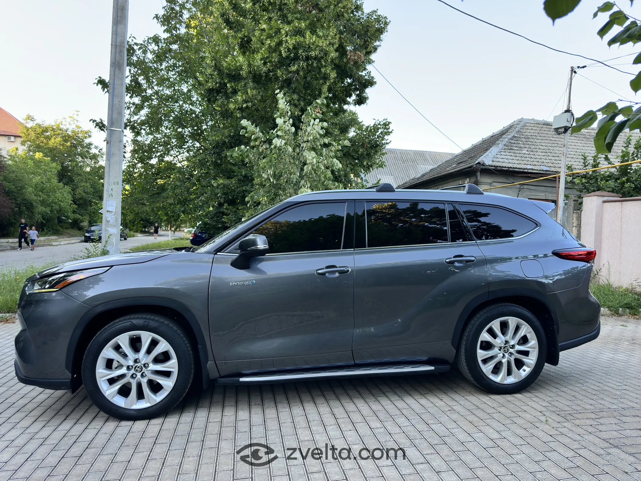 Car photo 4