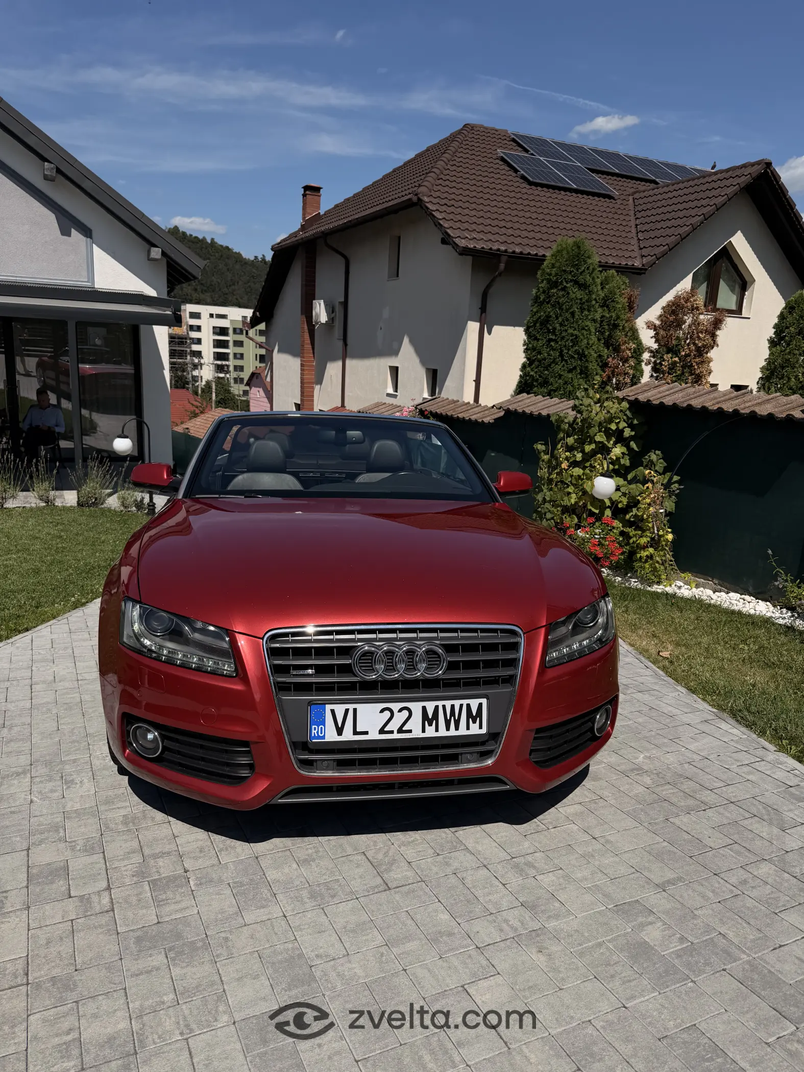 Car photo 2