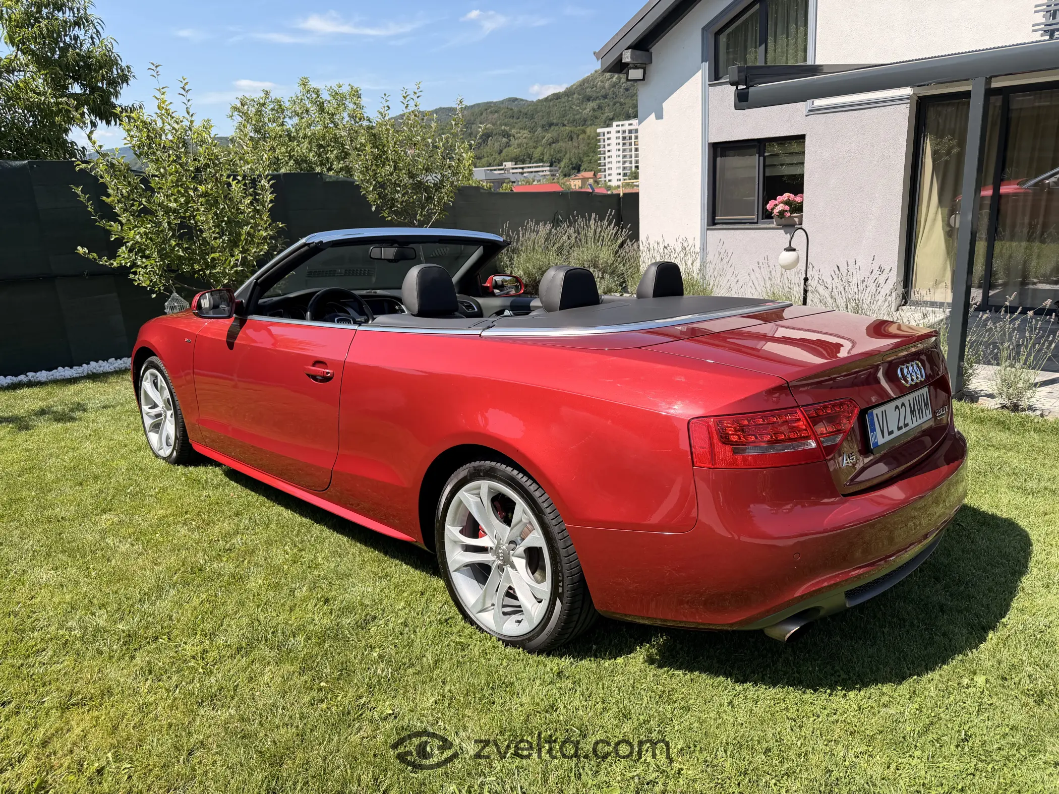 Car photo 5