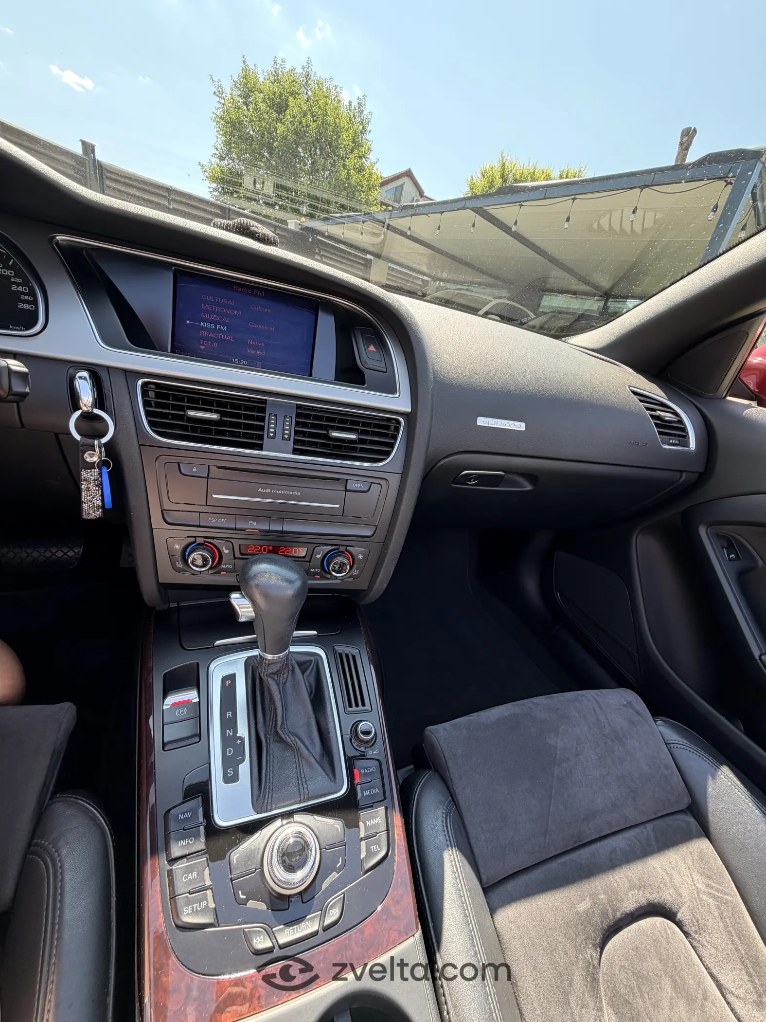 Car photo 13