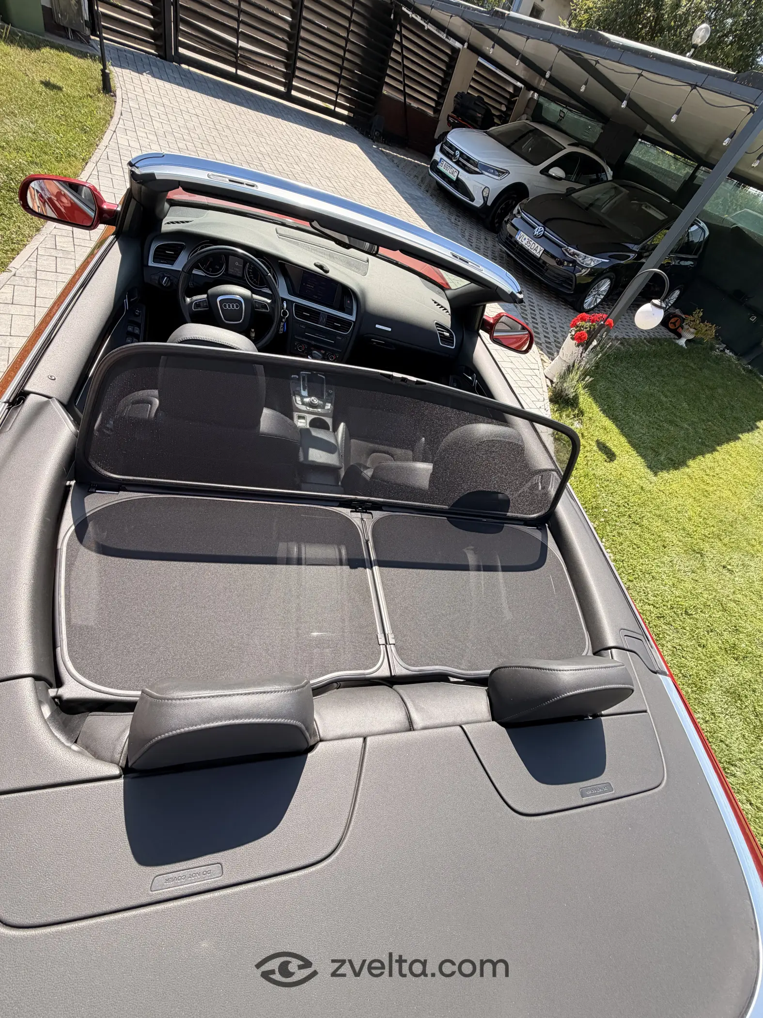 Car photo 14