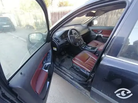 Vand Schimb Dezmembrez Volvo XC90 2,5 Benzina Automata 4x4 Inmatriculata 195000 Km,2005 2800 Euro