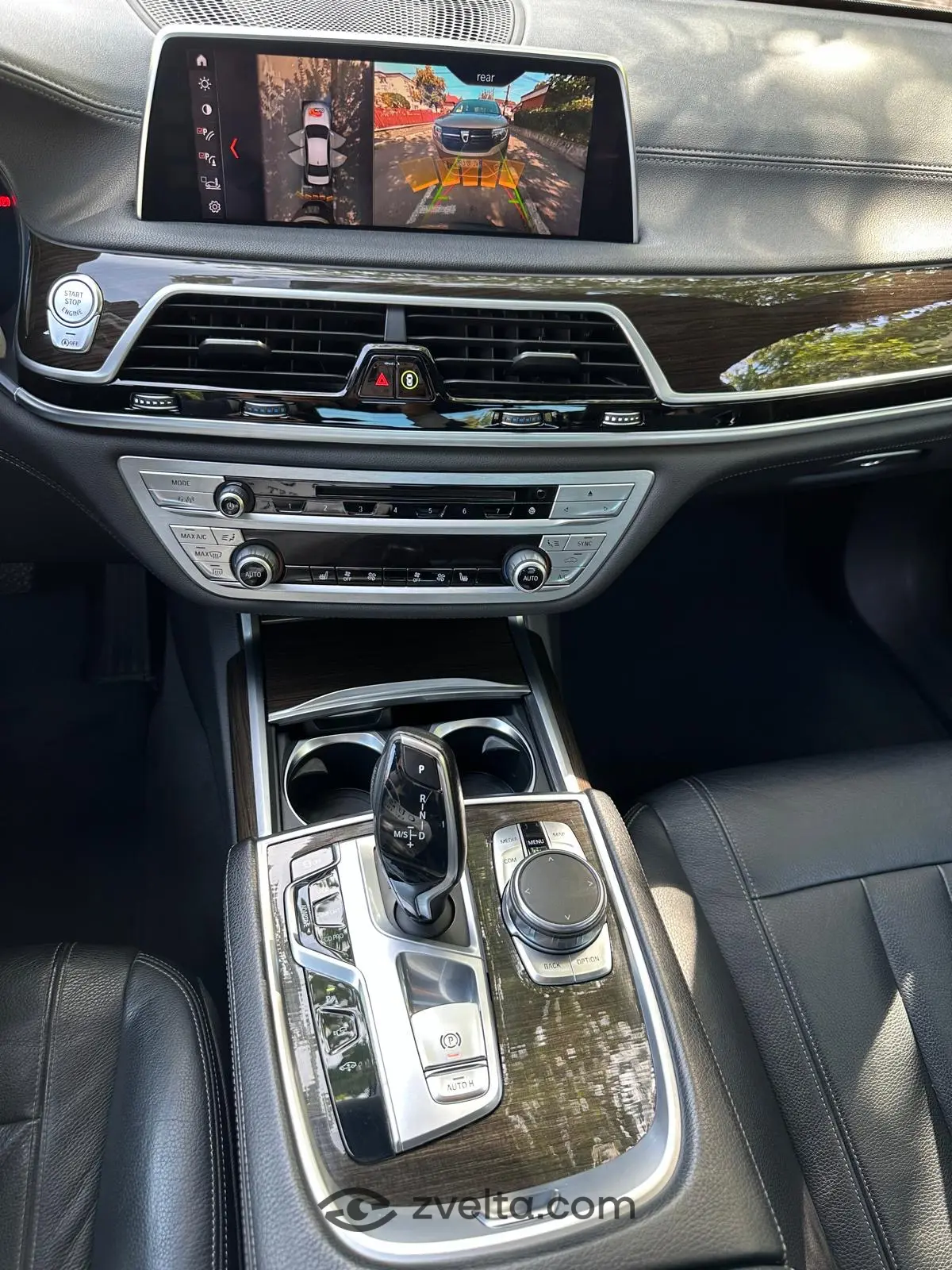 Car photo 8