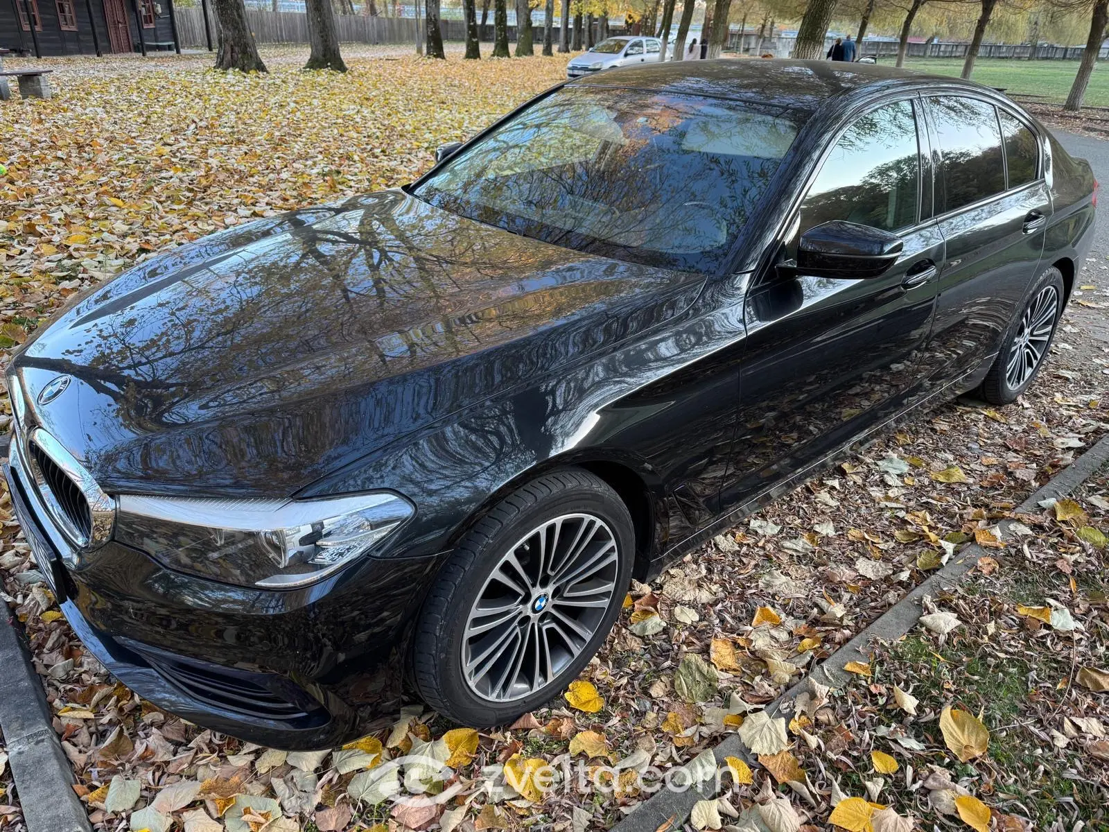 Car photo 4
