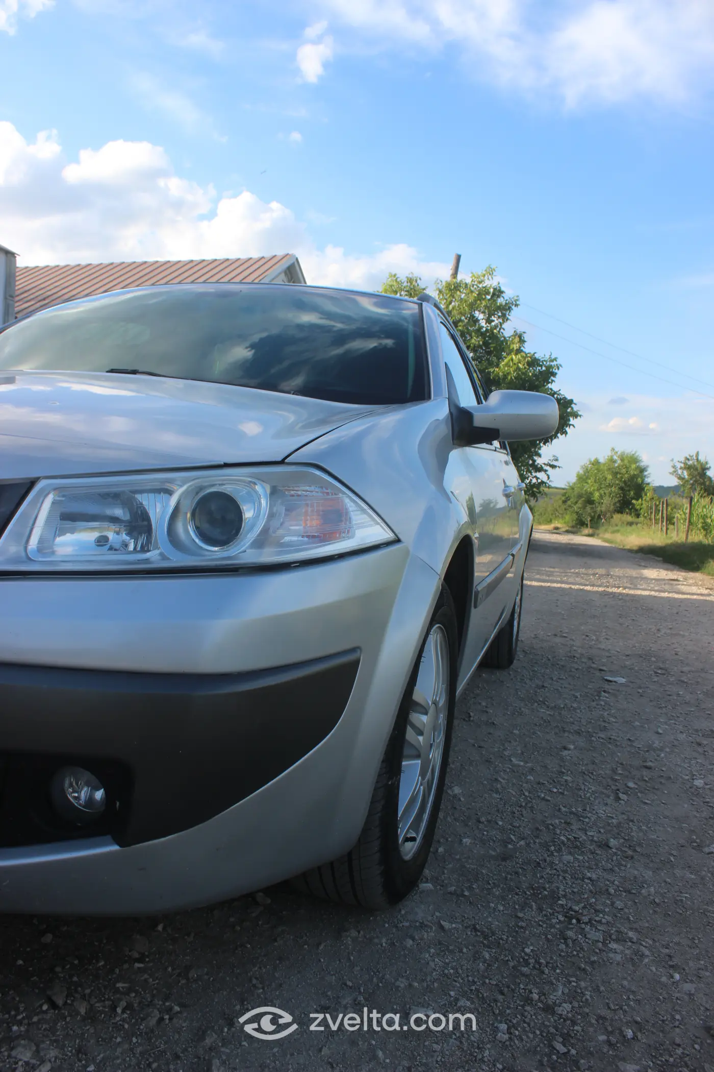 Car photo 4