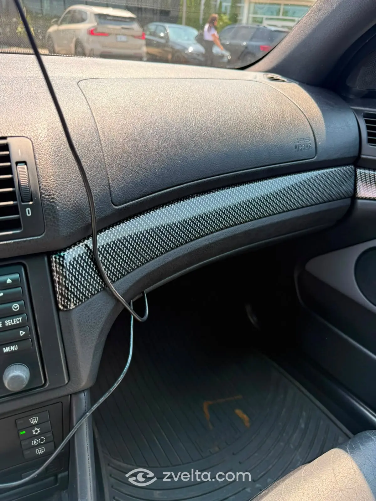 Car photo 9