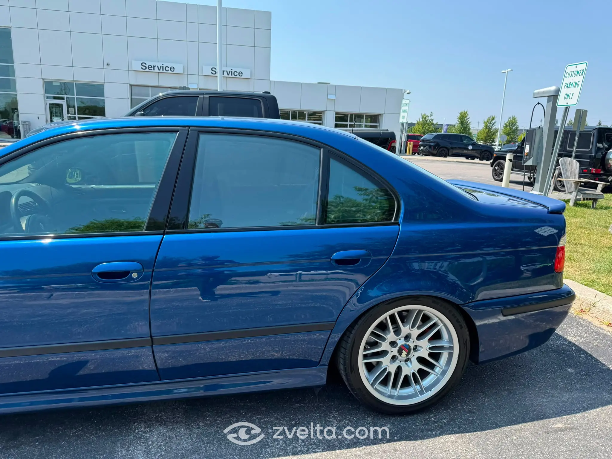 Car photo 11