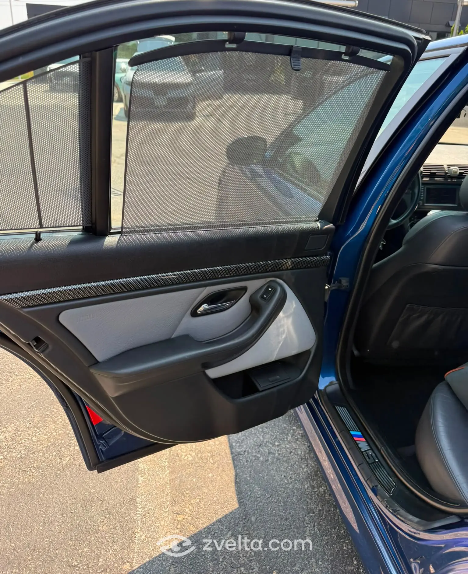 Car photo 12
