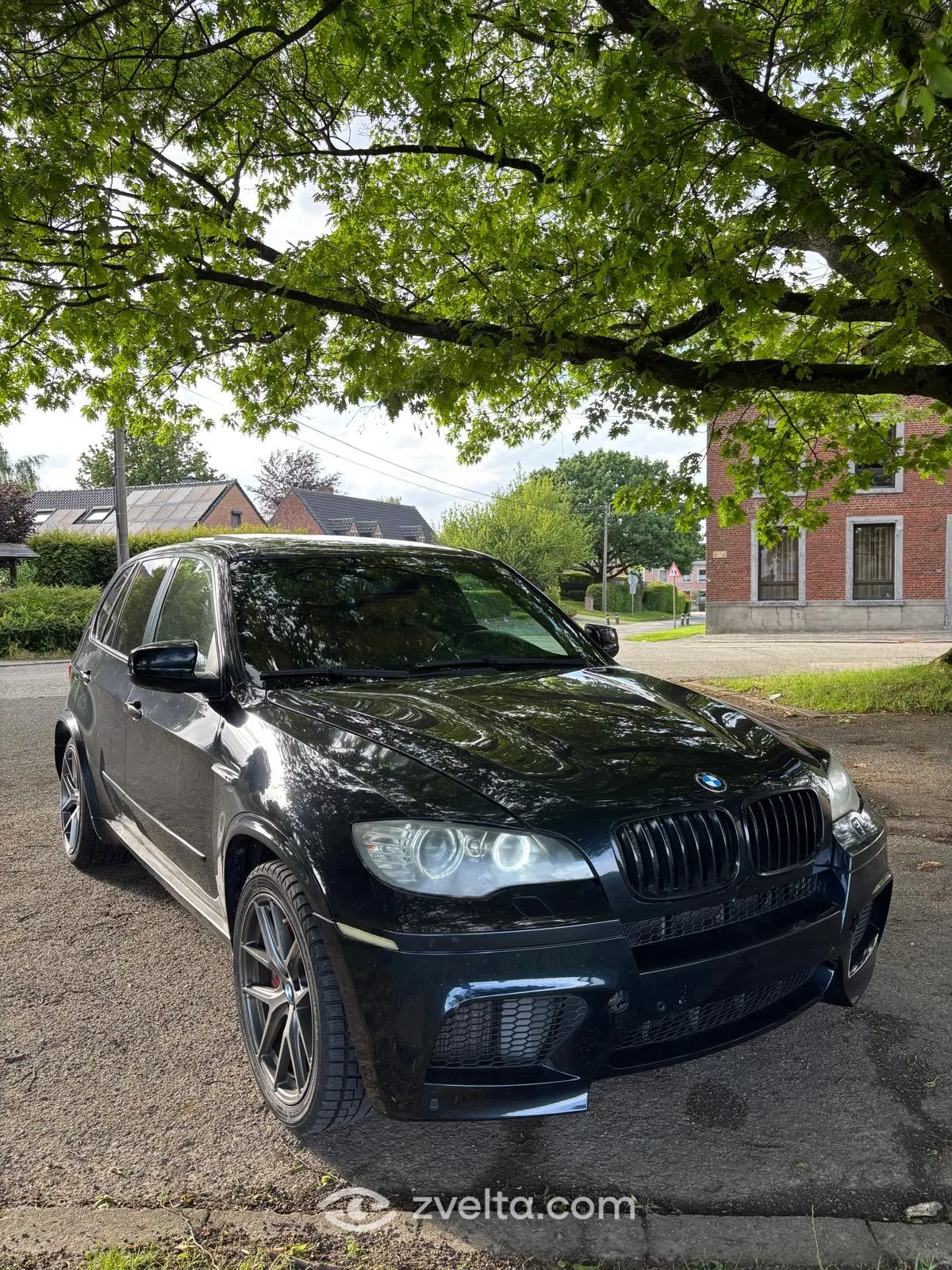 Car photo 1