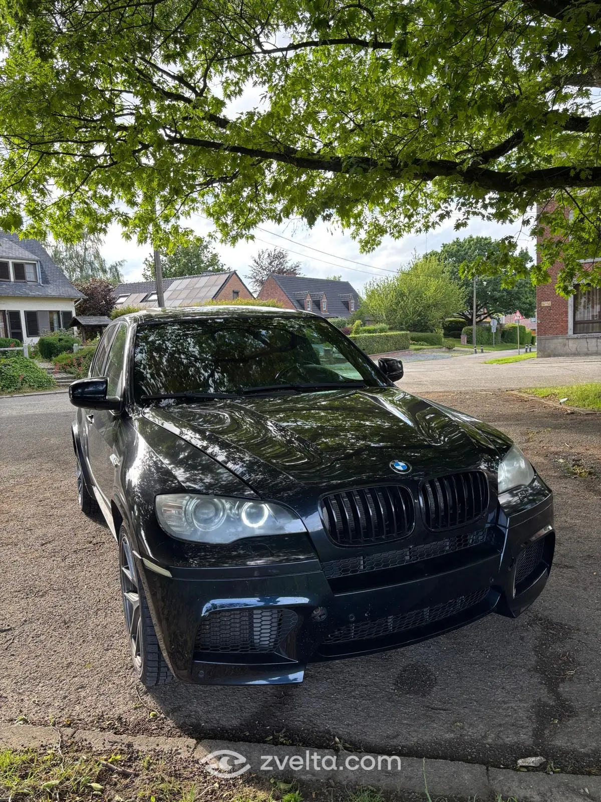 Car photo 2