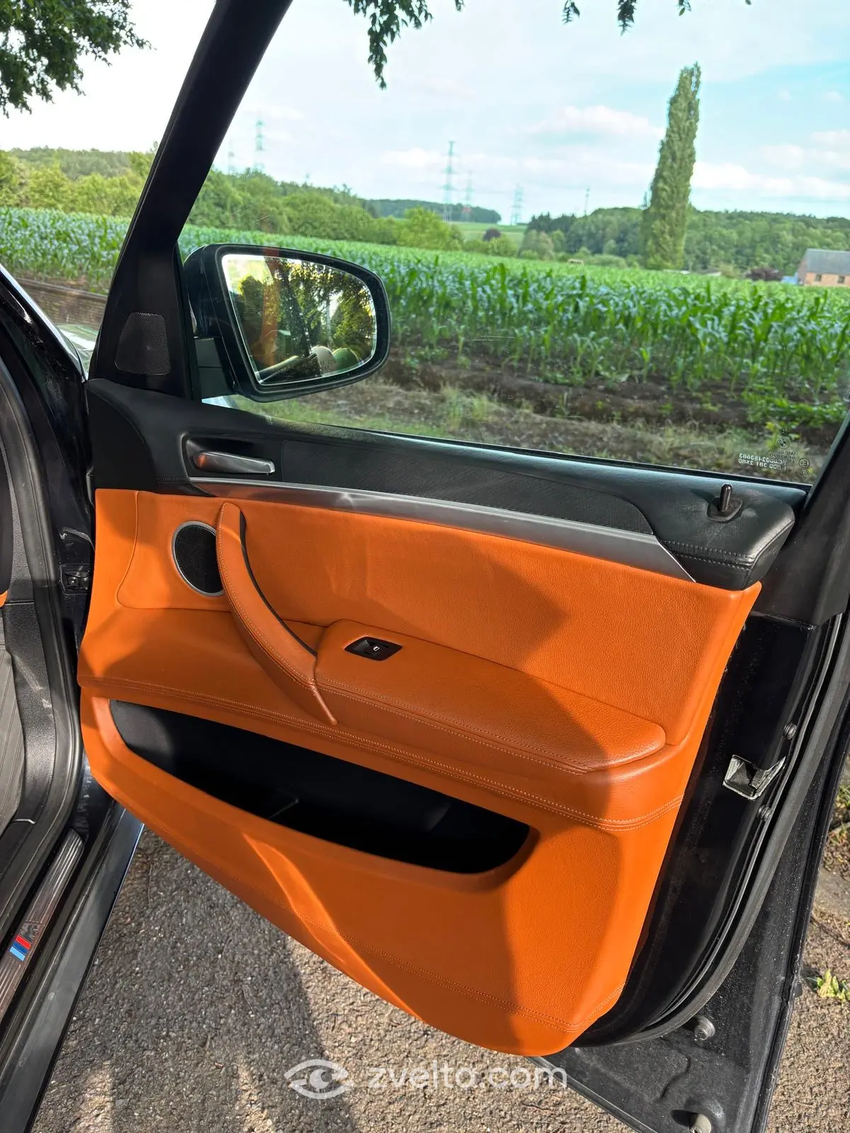 Car photo 3