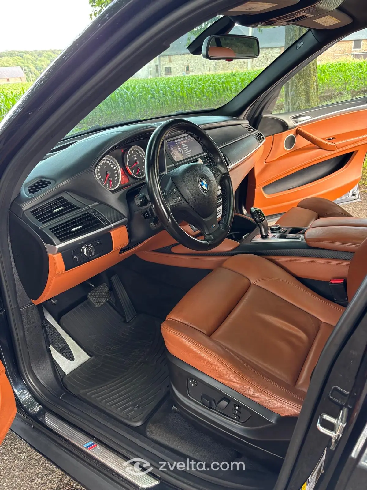 Car photo 11