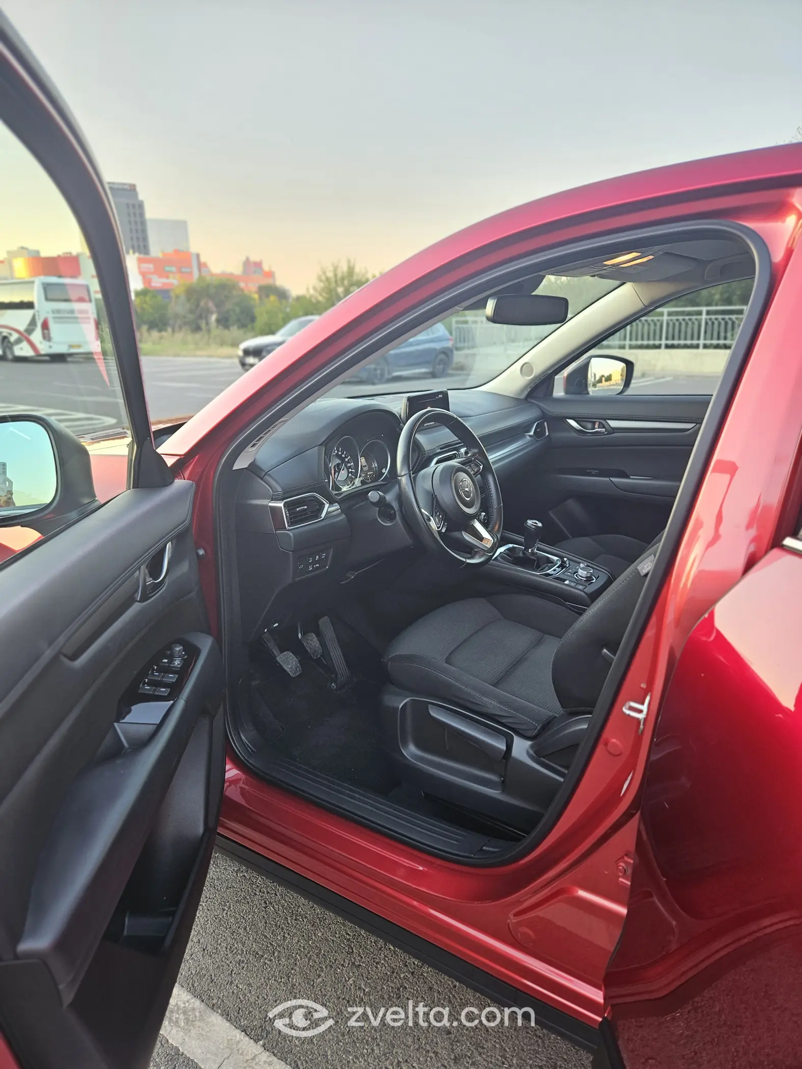 Car photo 4
