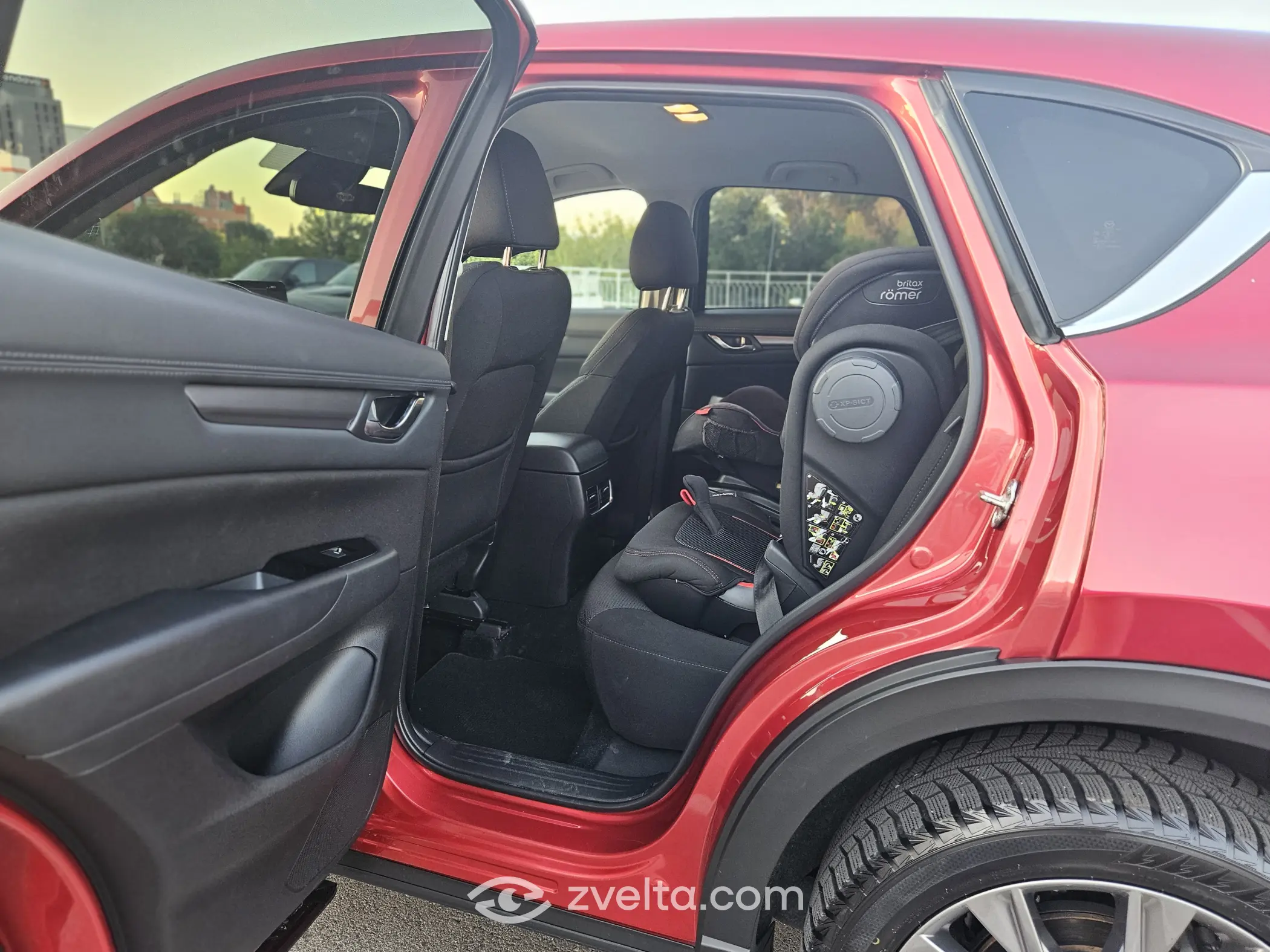 Car photo 7