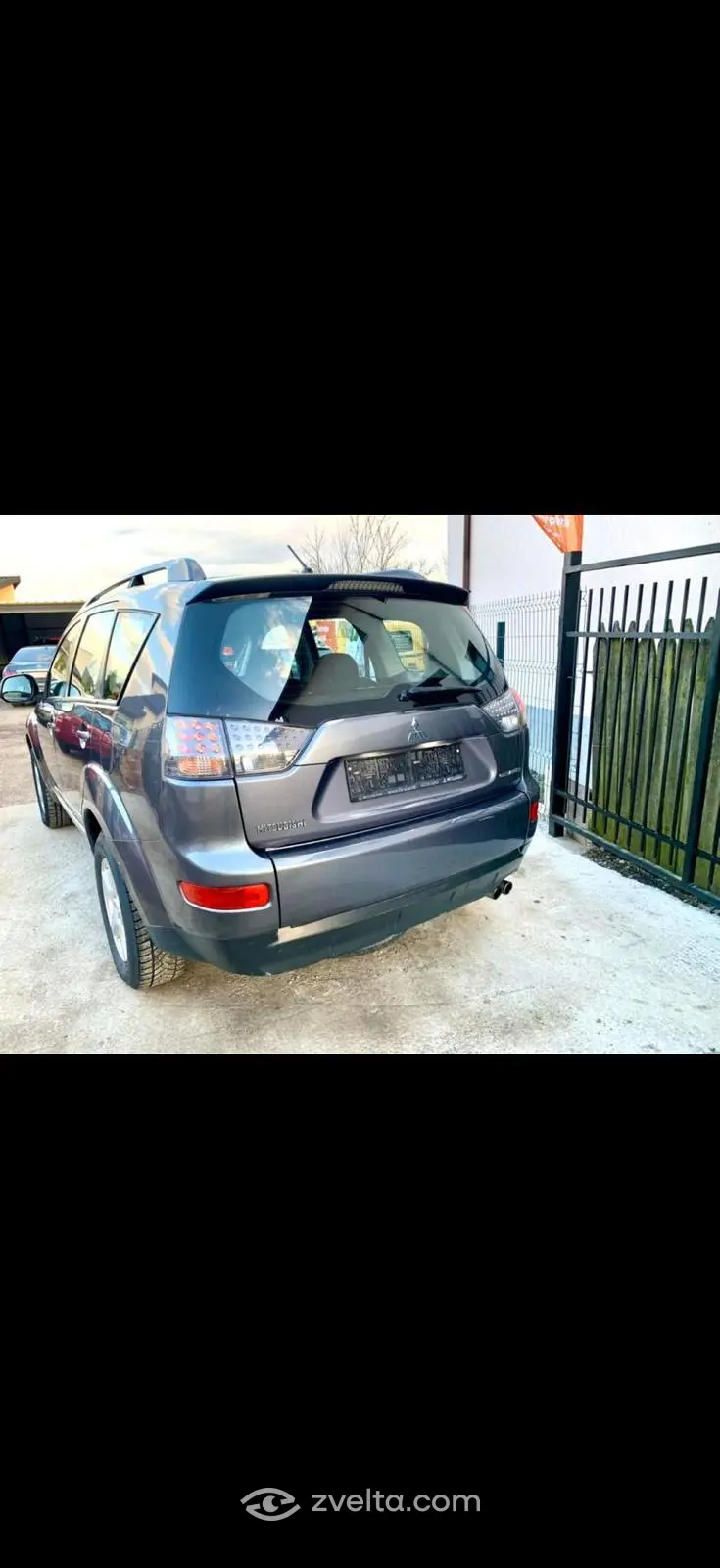Car photo 8