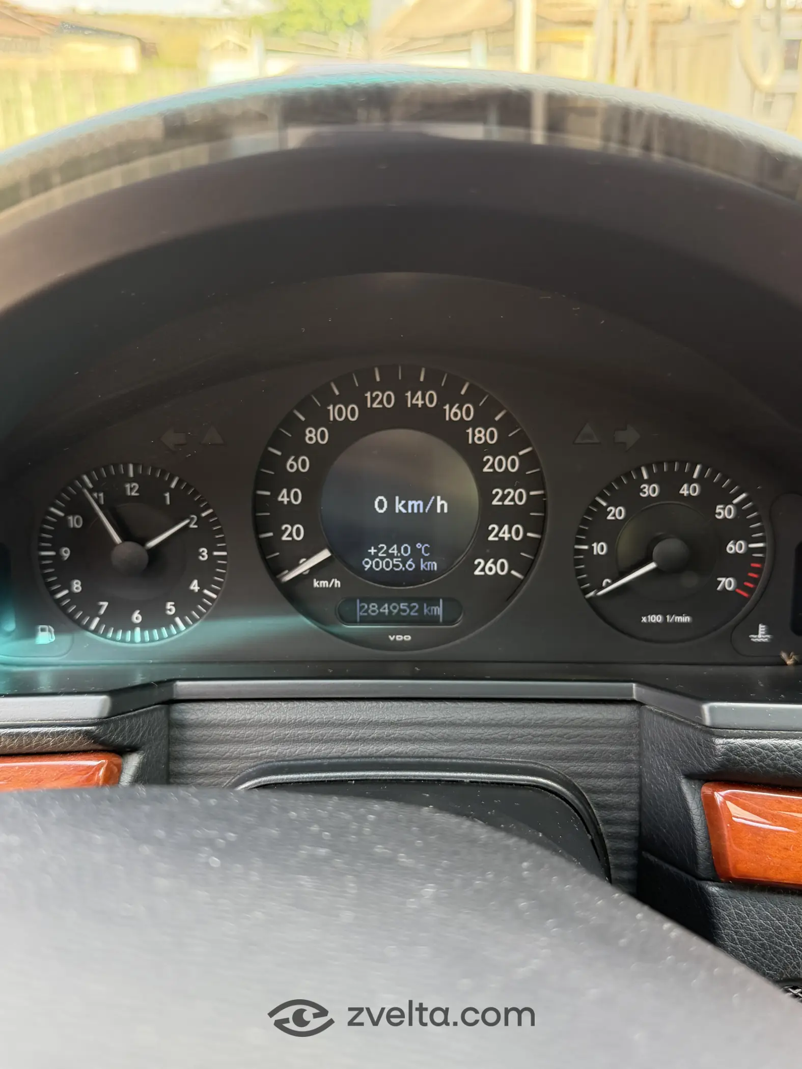 Car photo 9